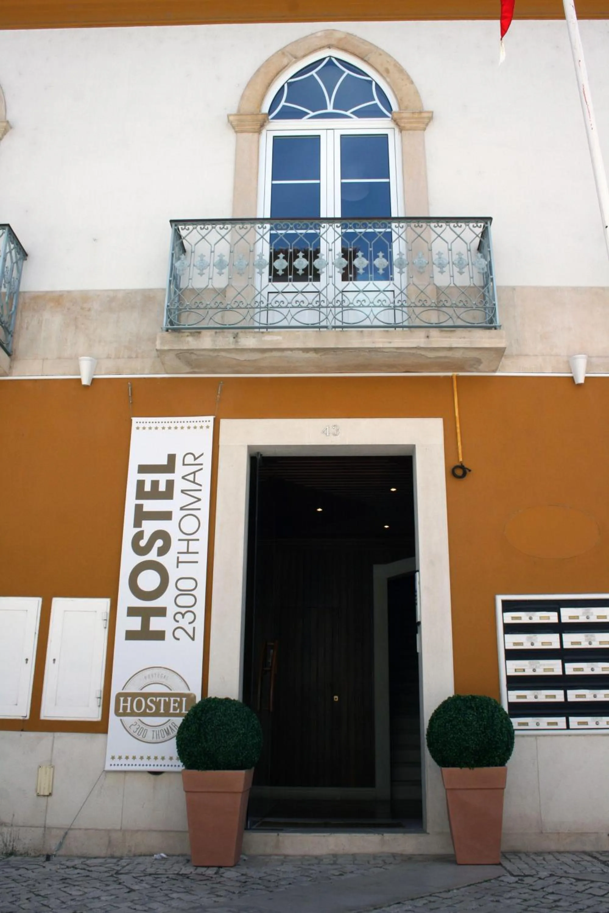 Facade/entrance in Hostel 2300 Thomar