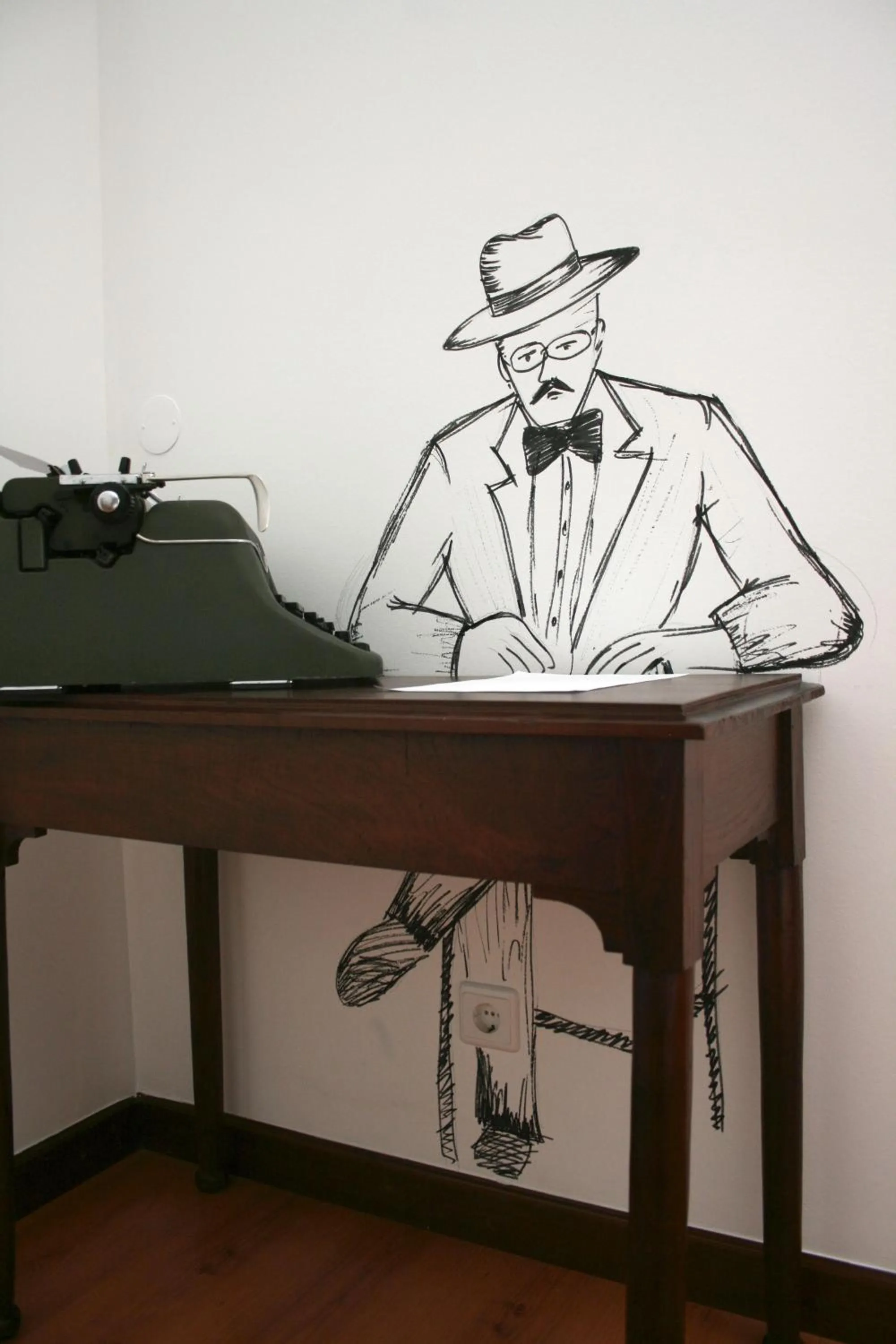 Photo of the whole room in Hostel 2300 Thomar