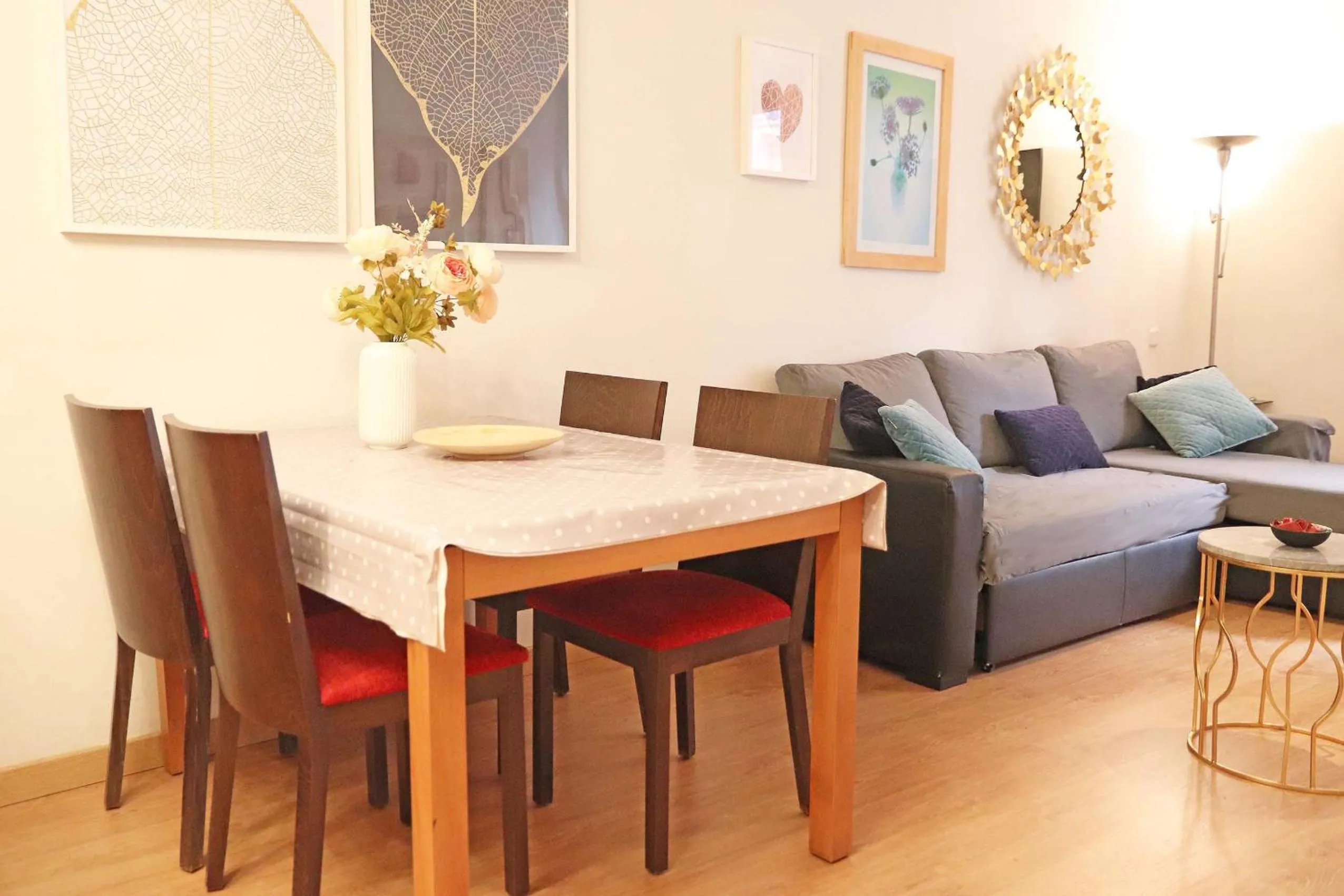 Living room in Bcn-rentals apartments in the Old town