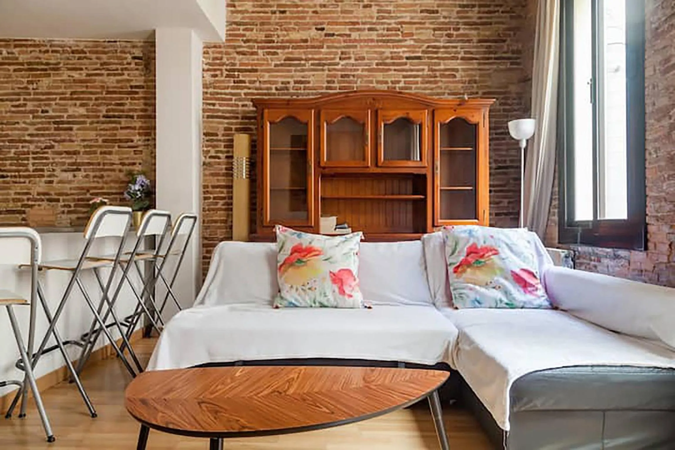 Living room in Bcn-rentals apartments in the Old town