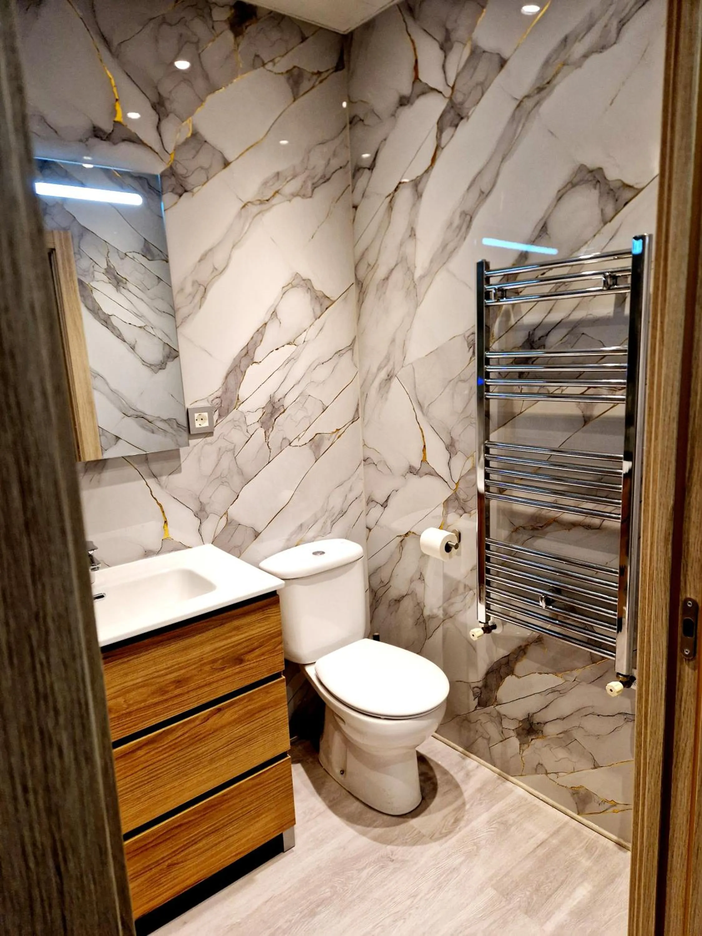 Bathroom in Bcn-rentals apartments in the Old town