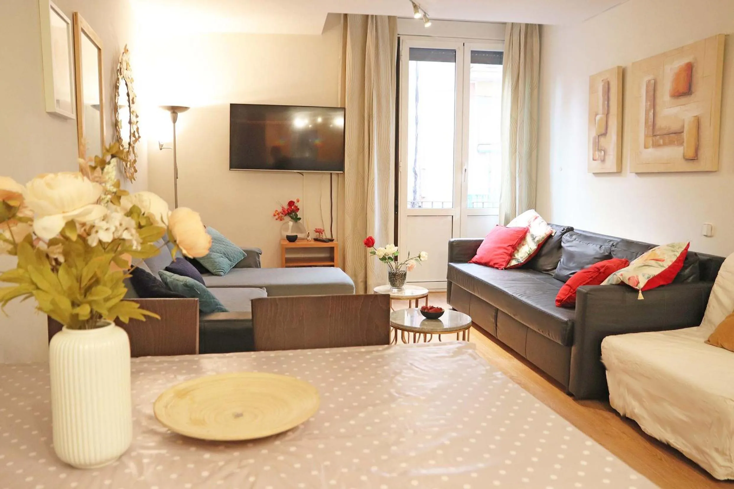 Living room in Bcn-rentals apartments in the Old town