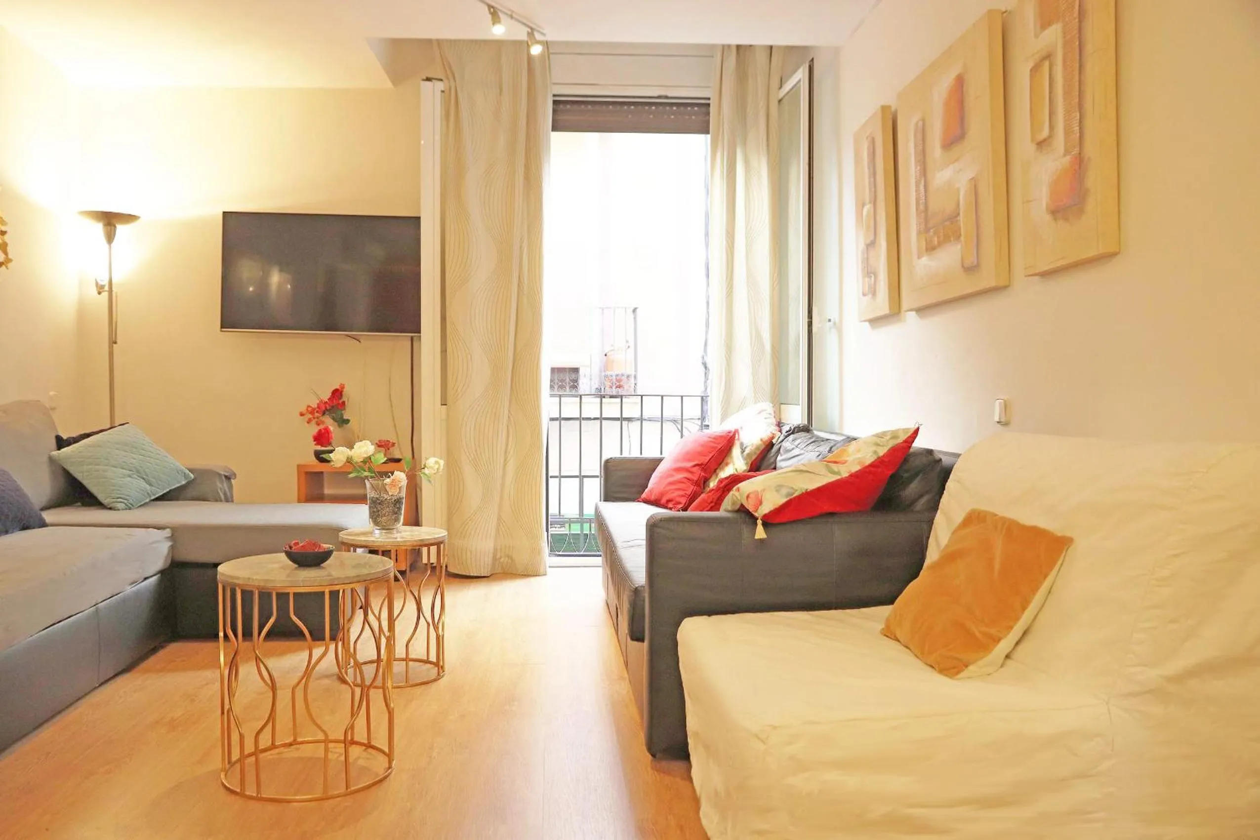 Living room in Bcn-rentals apartments in the Old town