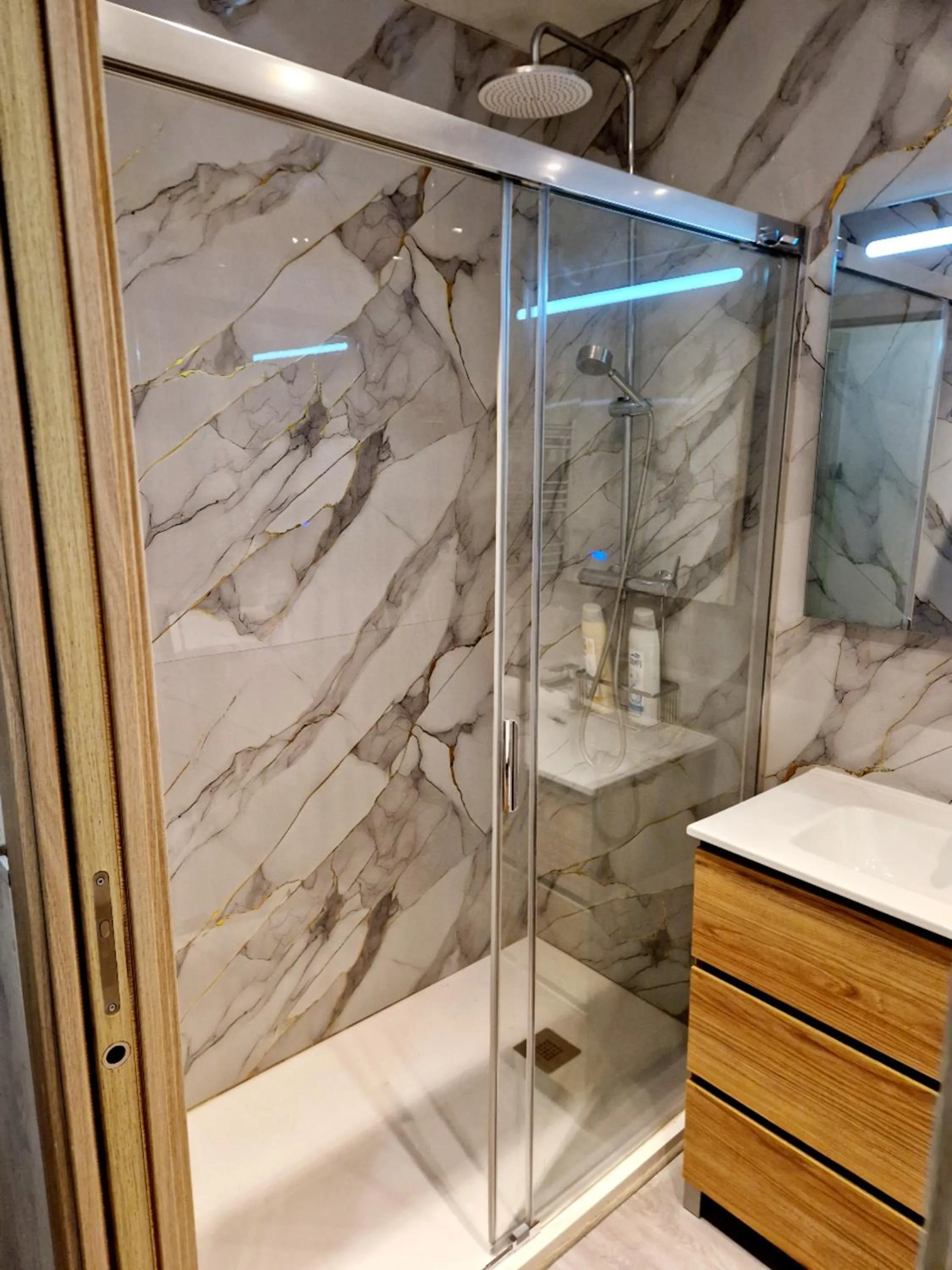 Bathroom in Bcn-rentals apartments in the Old town