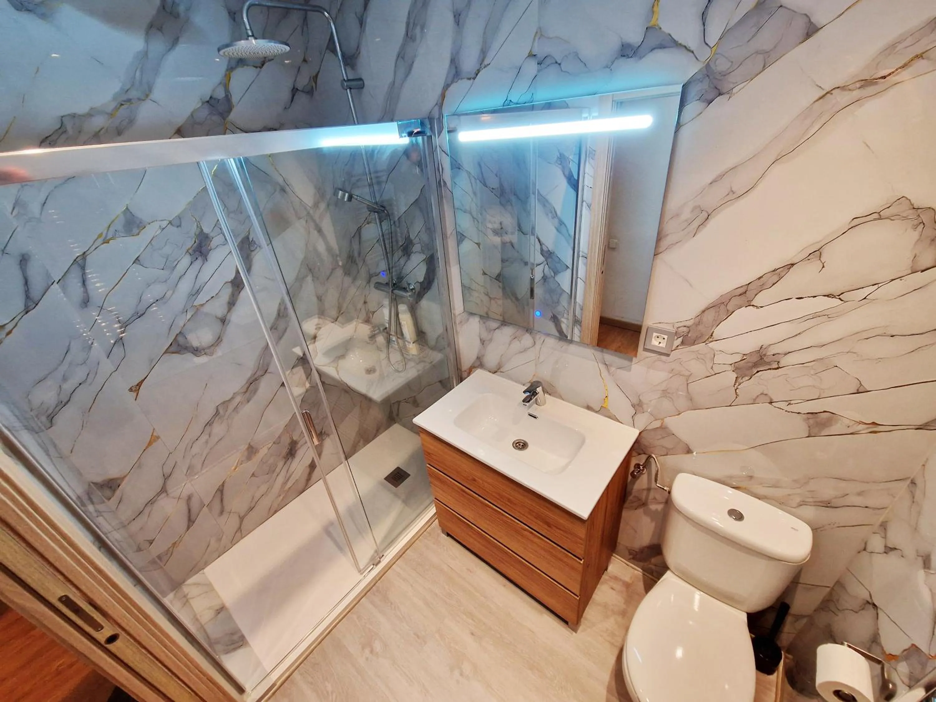 Bathroom in Bcn-rentals apartments in the Old town