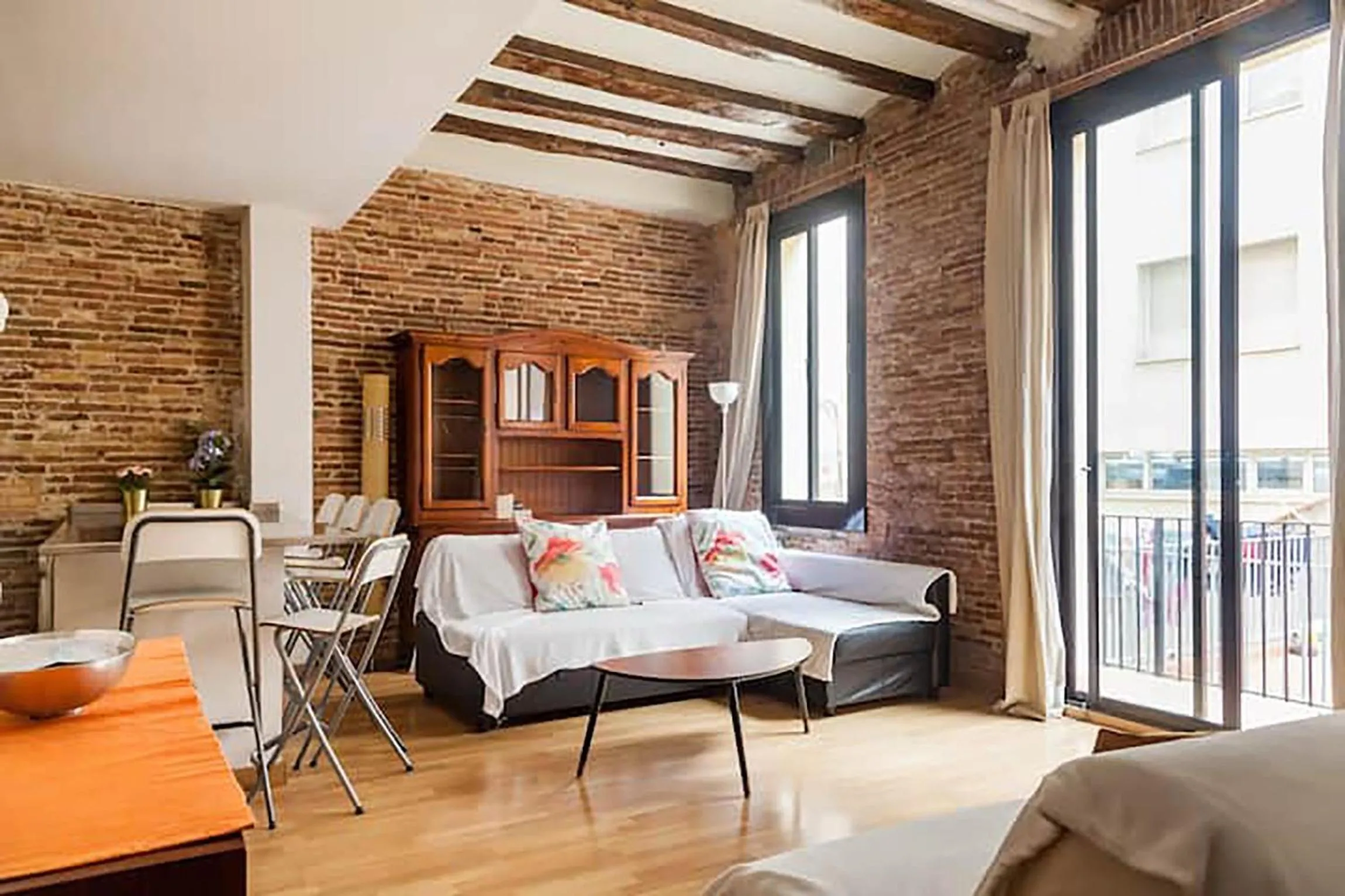 Living room in Bcn-rentals apartments in the Old town
