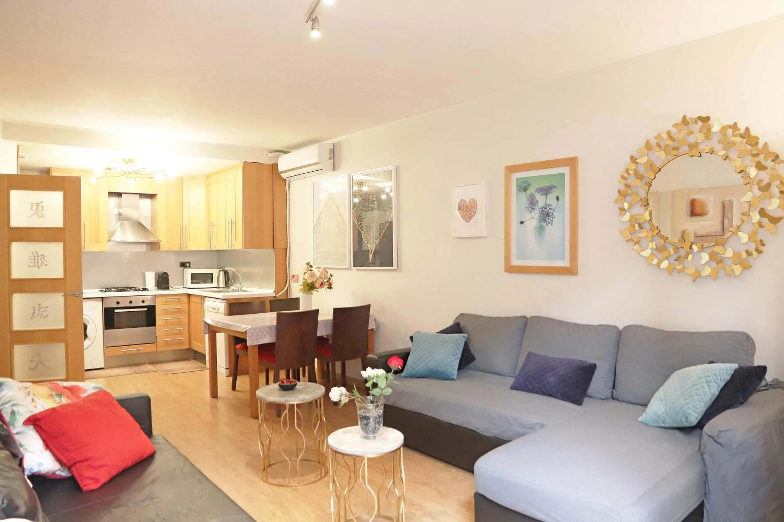 Living room in Bcn-rentals apartments in the Old town