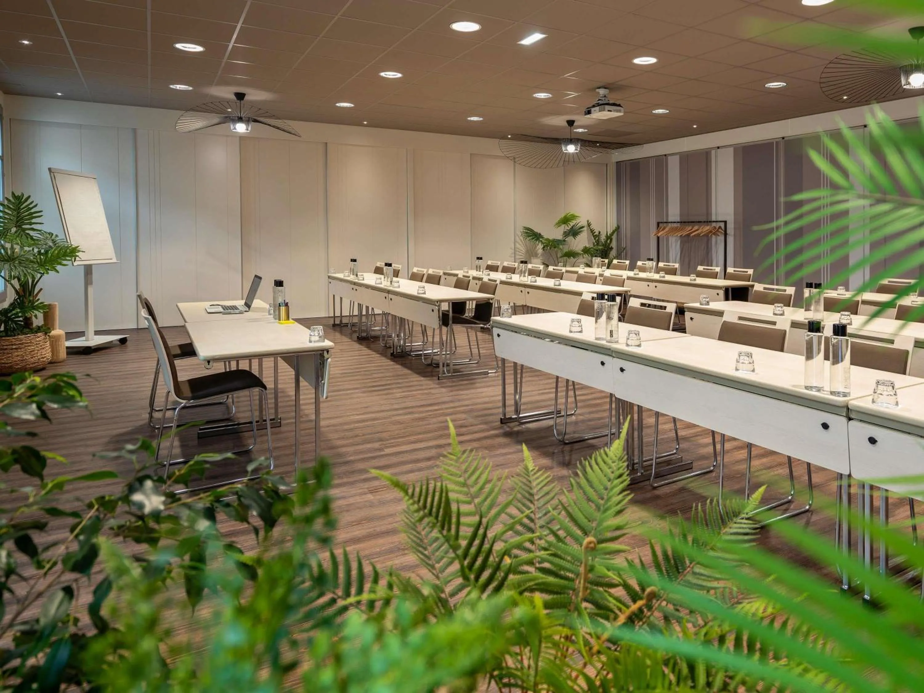 Meeting/conference room in Mercure La Roche Sur Yon