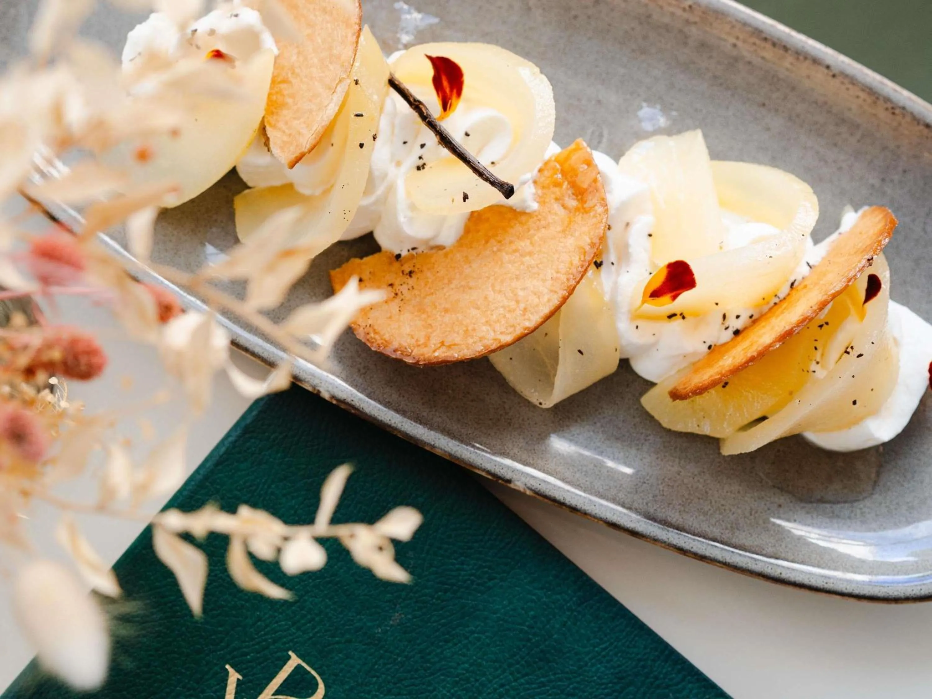 Restaurant/places to eat in Mercure La Roche Sur Yon