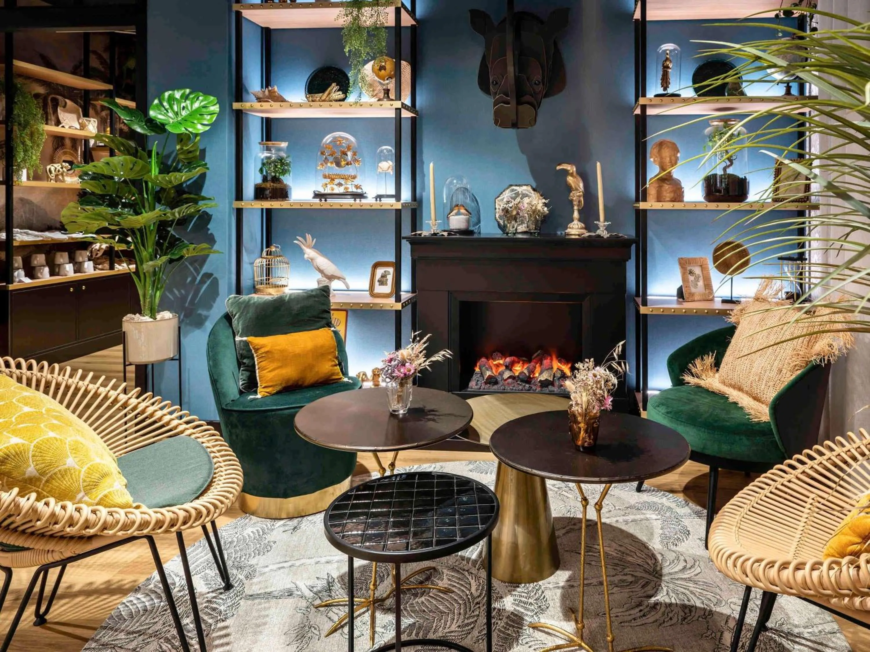 Lounge or bar in Mercure La Roche Sur Yon