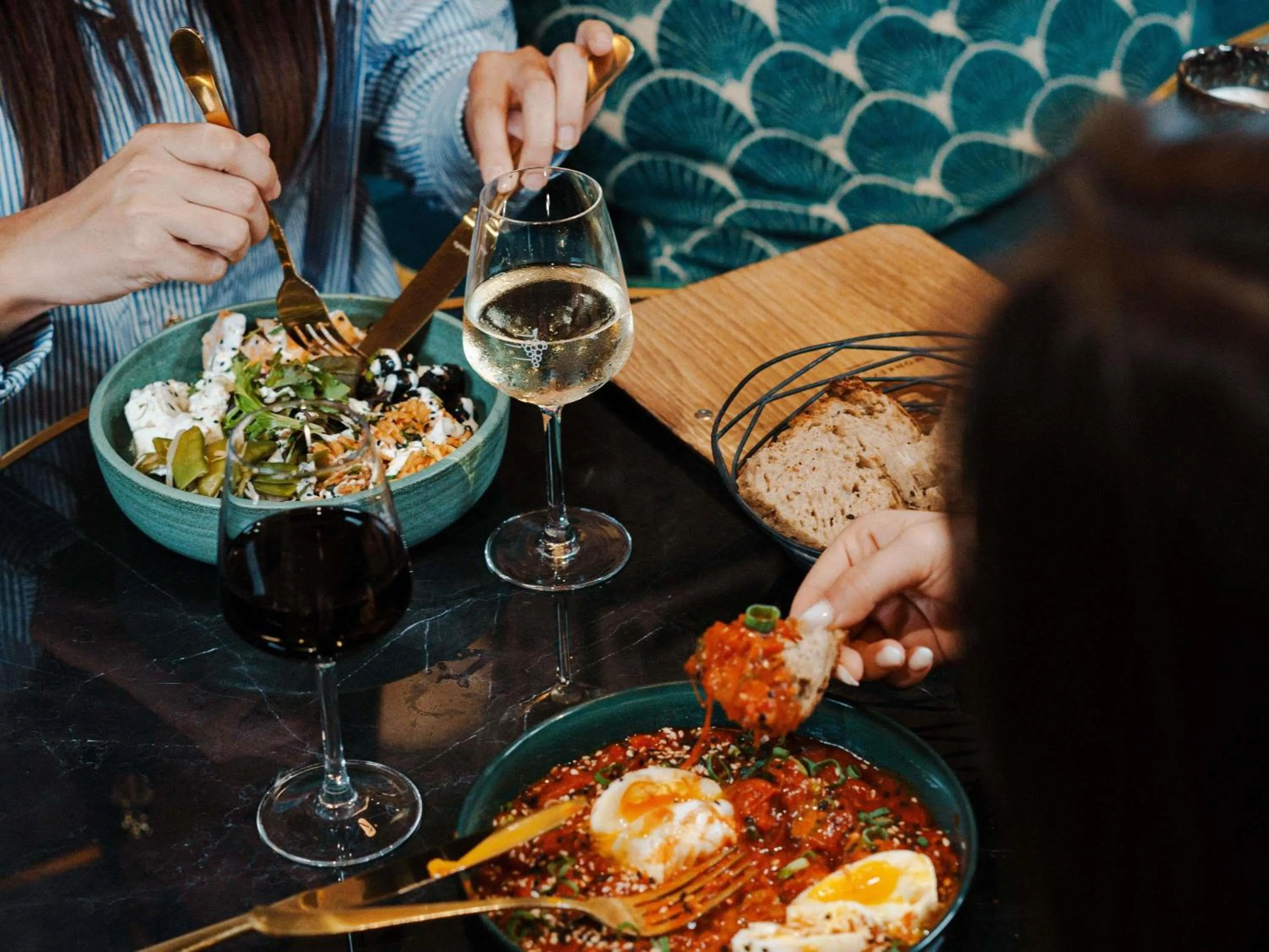 Lounge or bar in Mercure La Roche Sur Yon