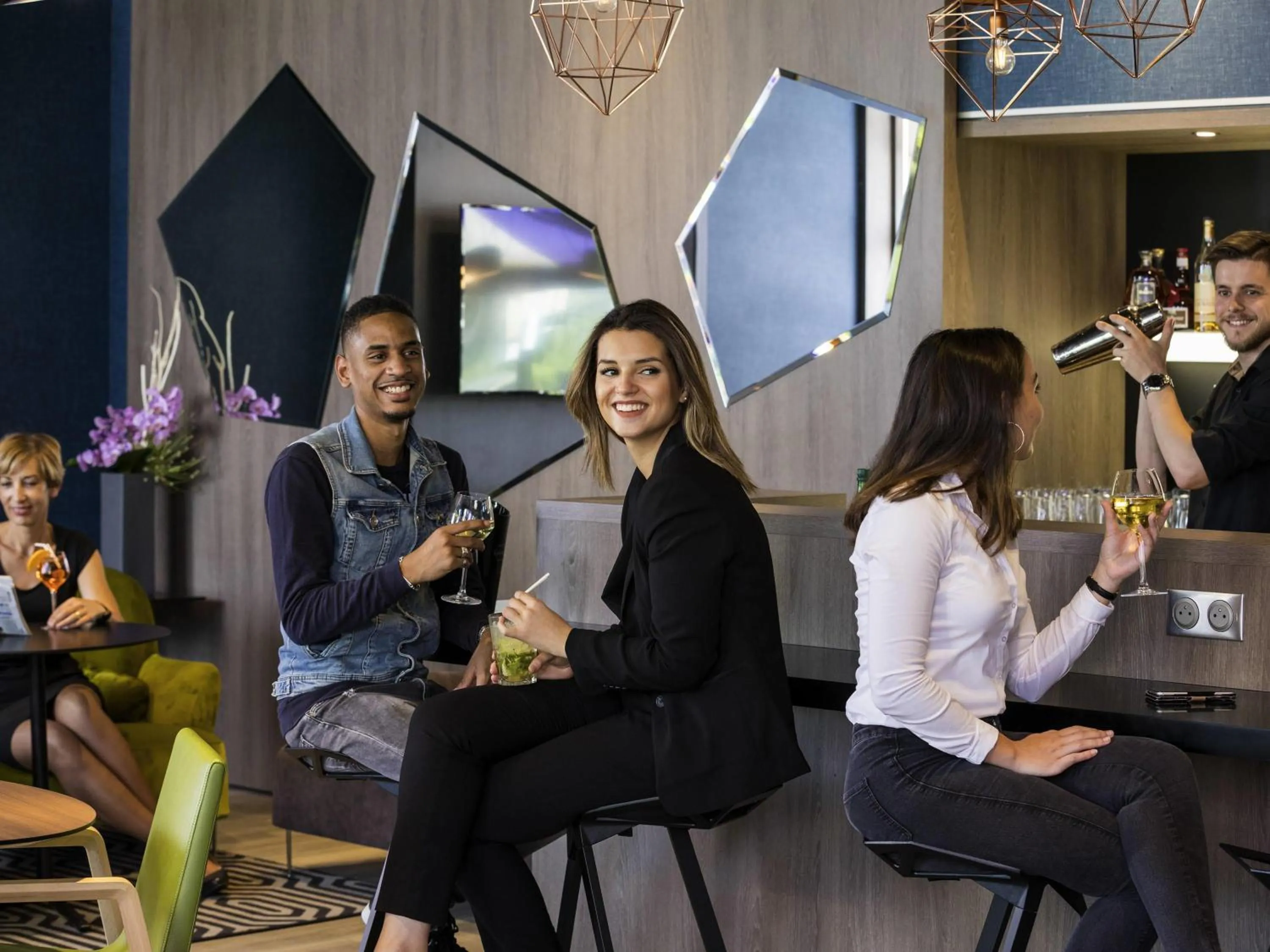 Lounge or bar in Mercure Mulhouse Centre