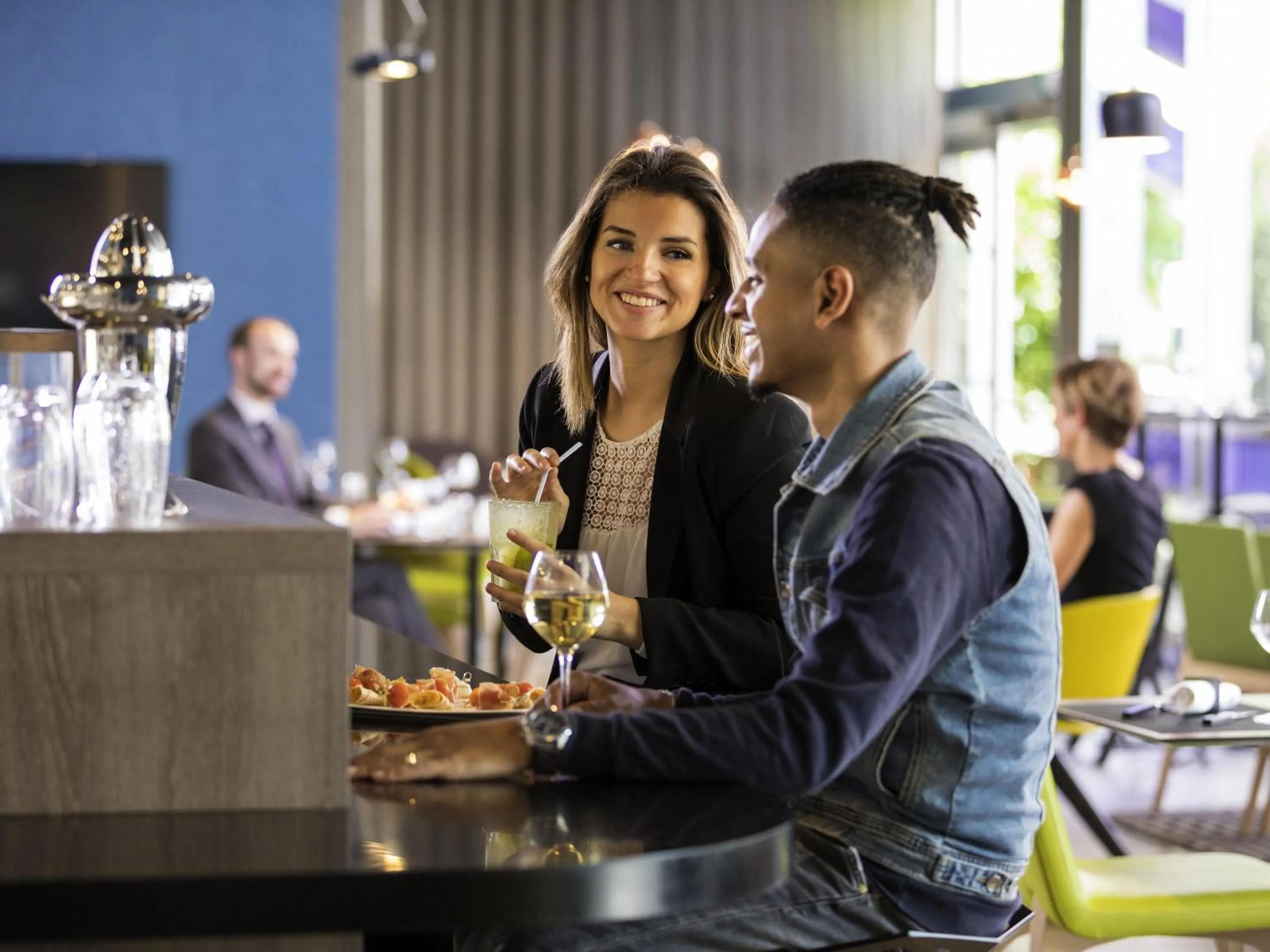 Lounge or bar in Mercure Mulhouse Centre