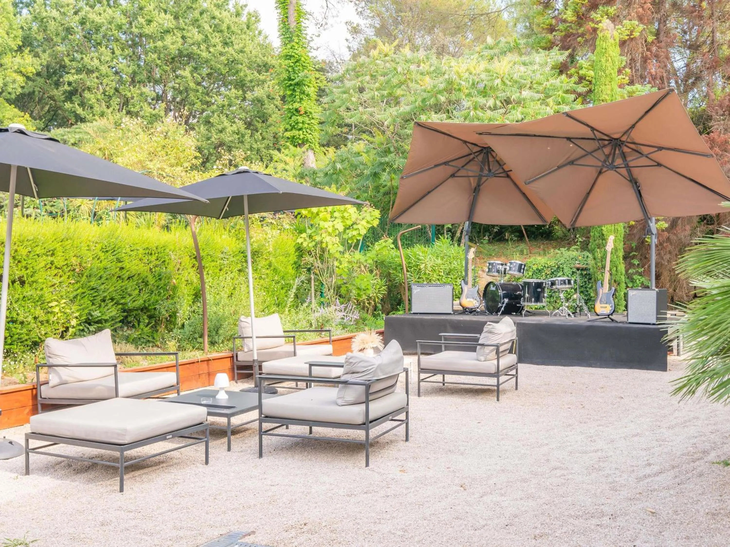 Lounge or bar in Mercure Antibes Sophia Antipolis