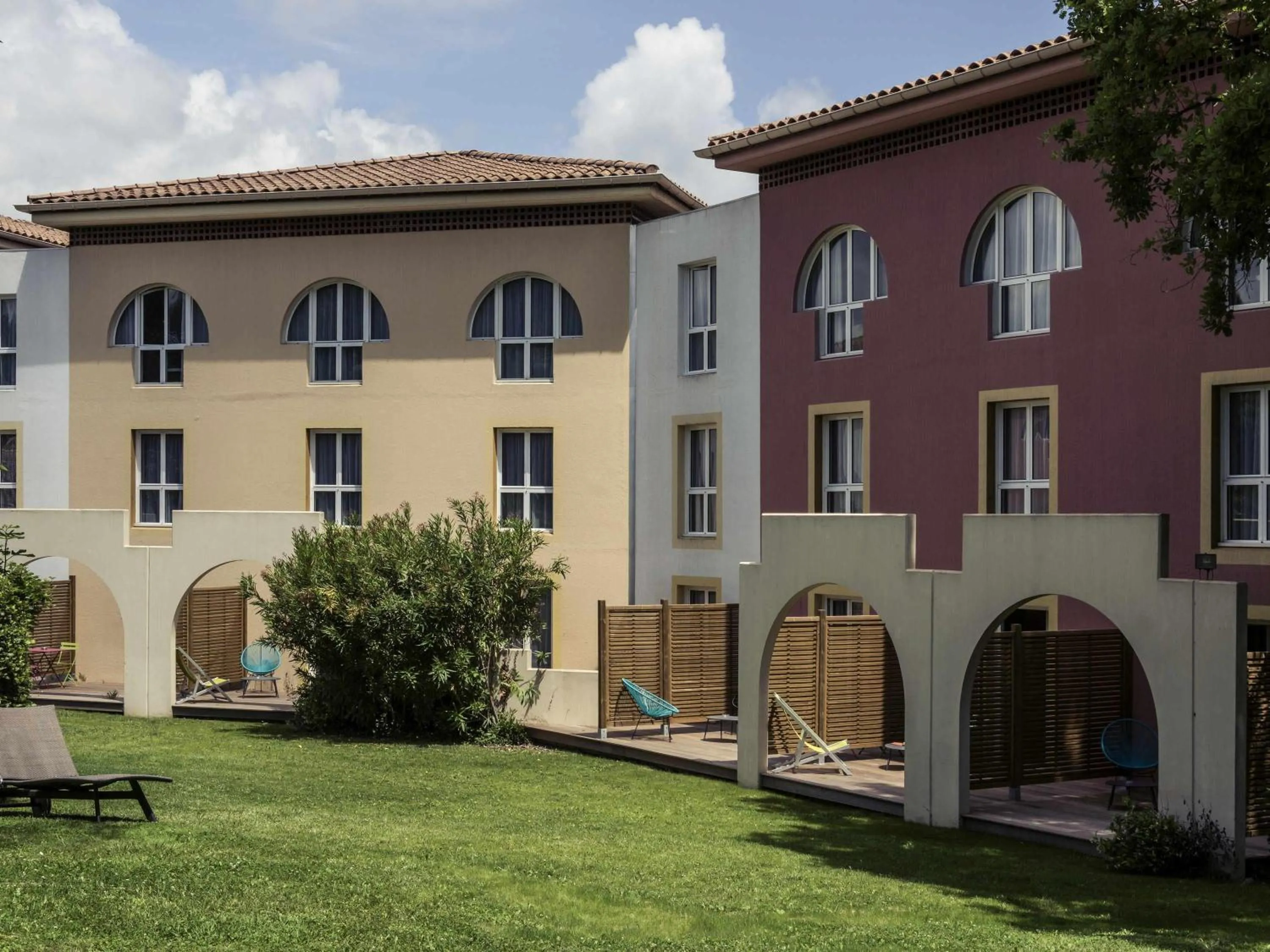 Bedroom in Mercure Antibes Sophia Antipolis