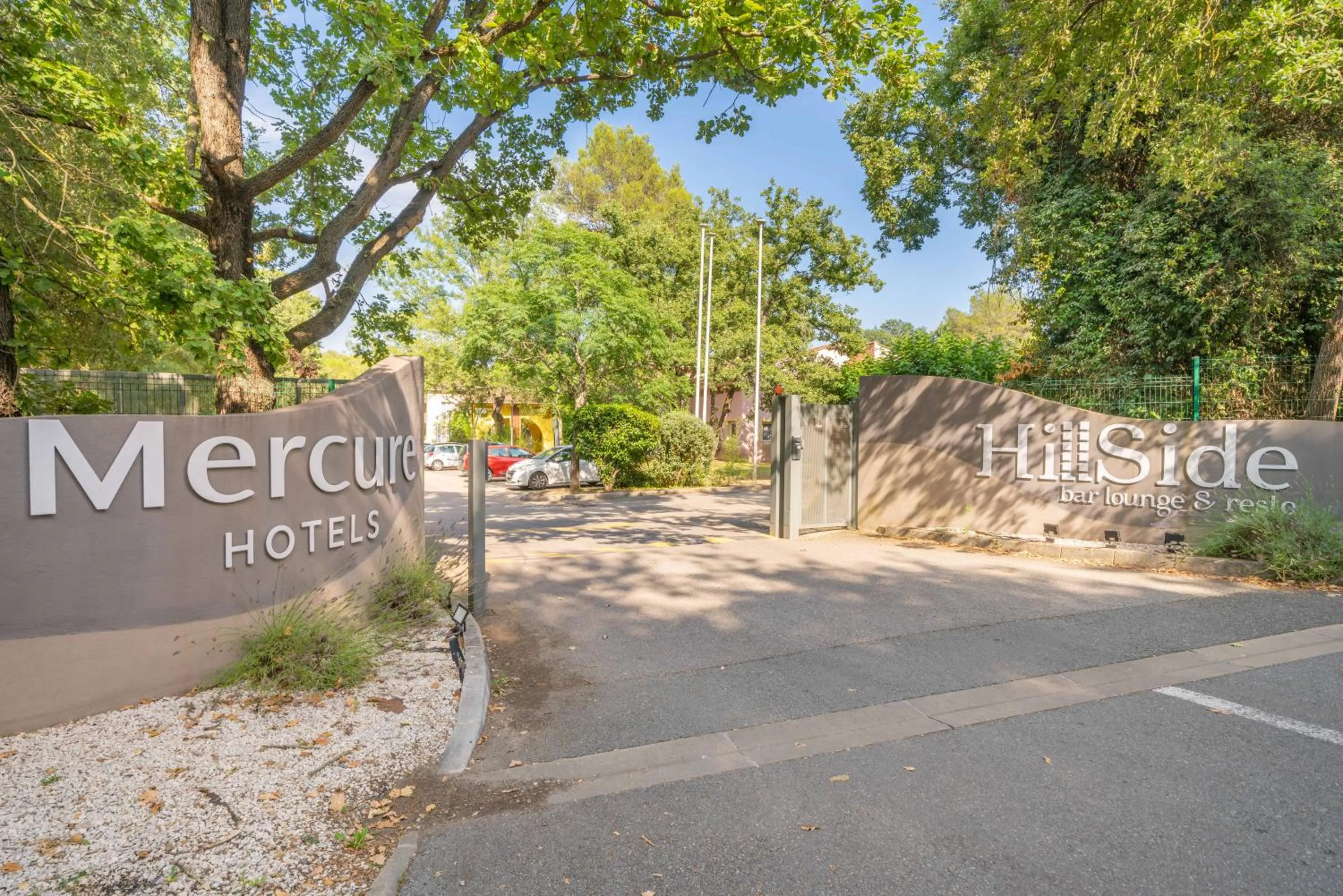 Facade/entrance in Mercure Antibes Sophia Antipolis