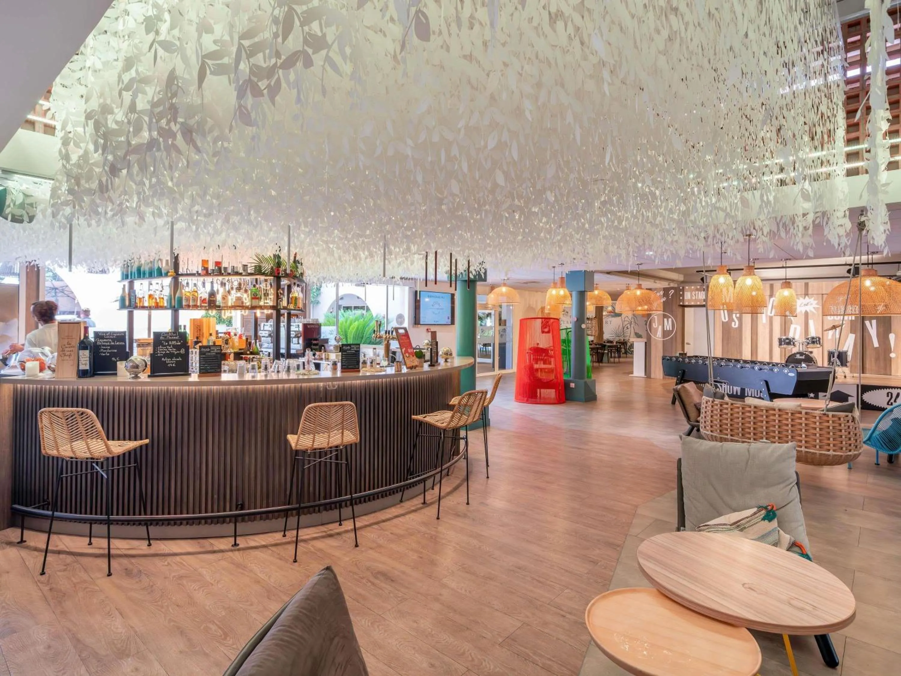 Lounge or bar in Mercure Antibes Sophia Antipolis