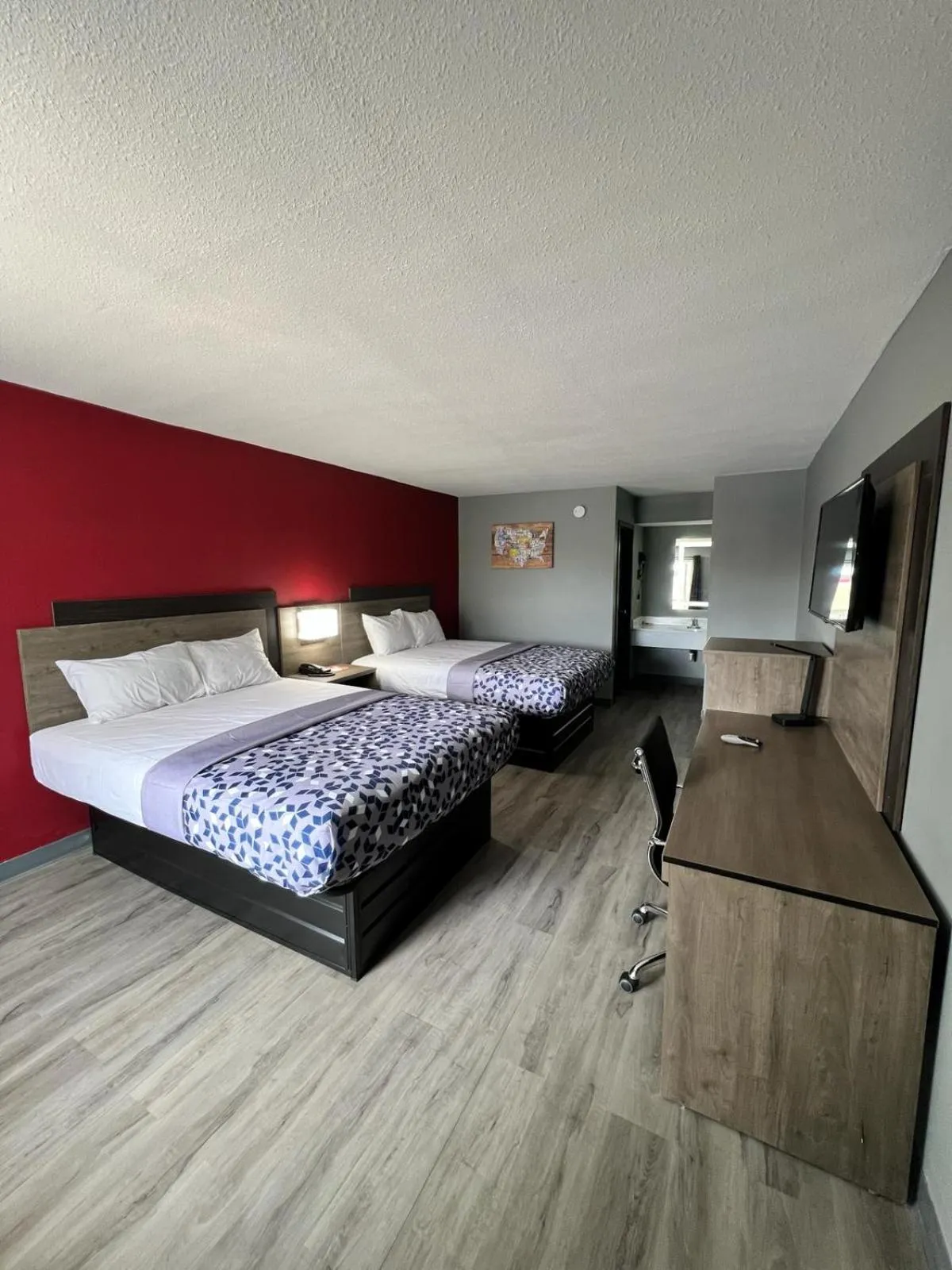 Bedroom, Bed in Americas Best Value Inn Kennett