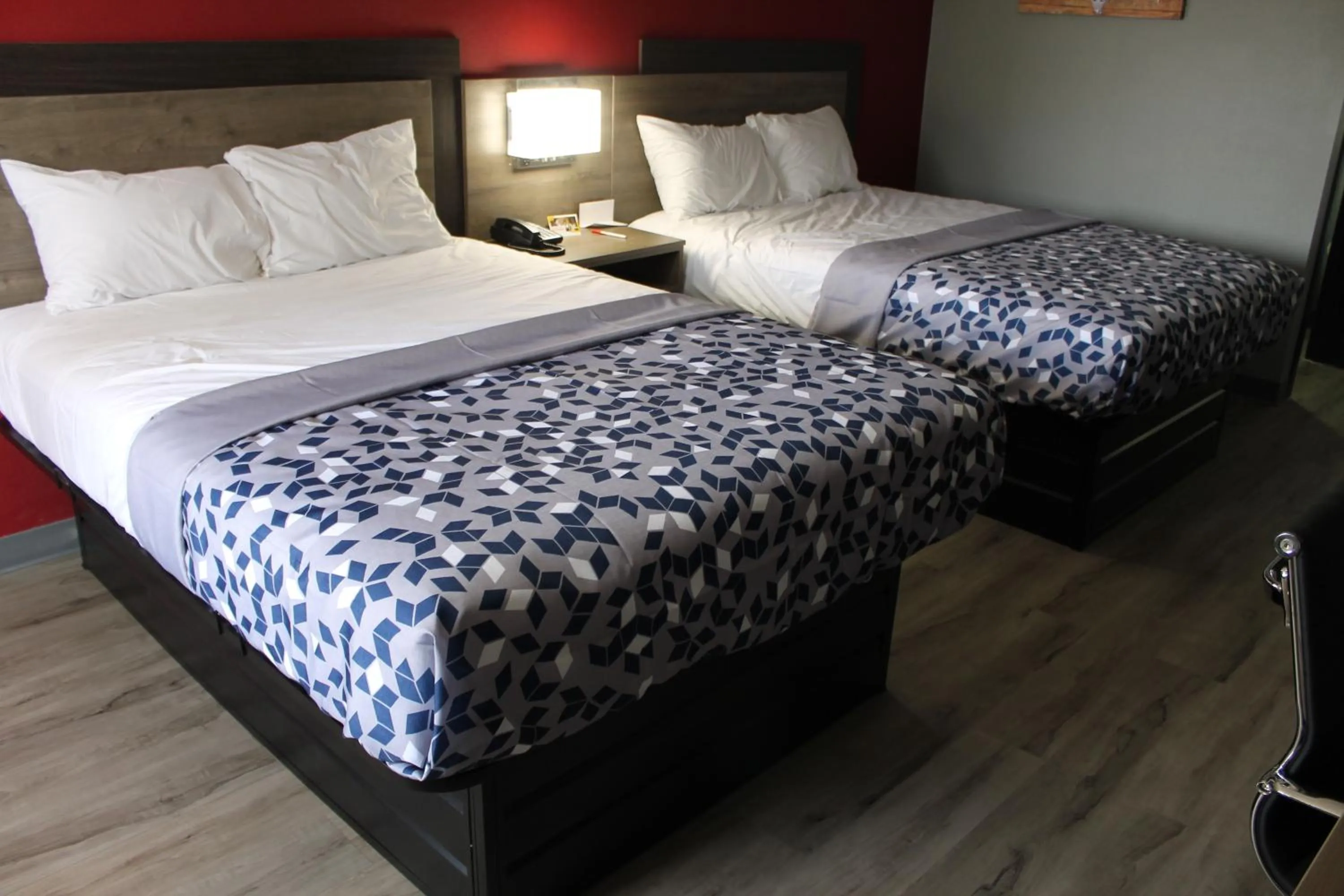 Bed in Americas Best Value Inn Kennett