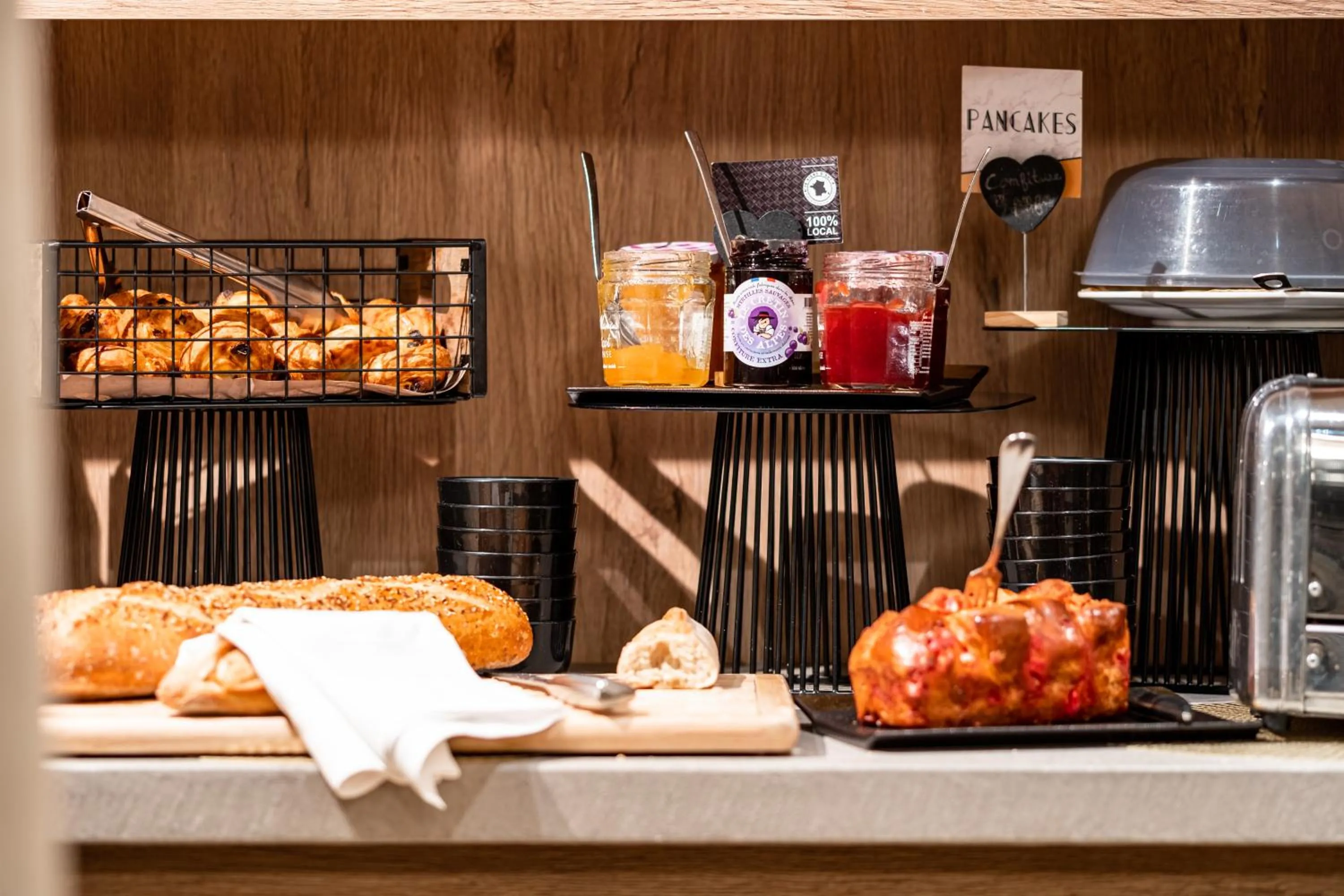 Continental breakfast in Mercure Grenoble Centre Alpotel