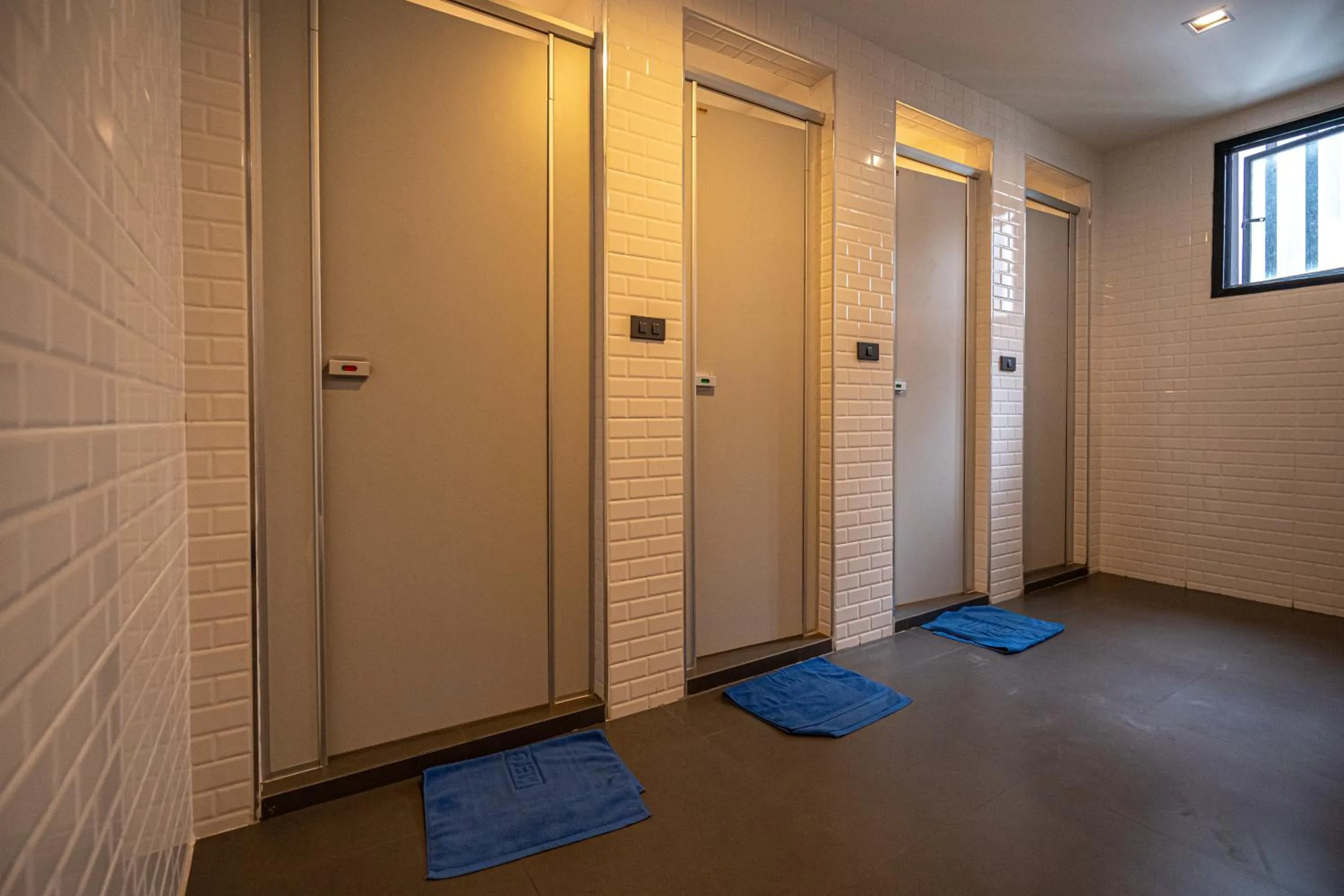 microwave in Patong Poshtel