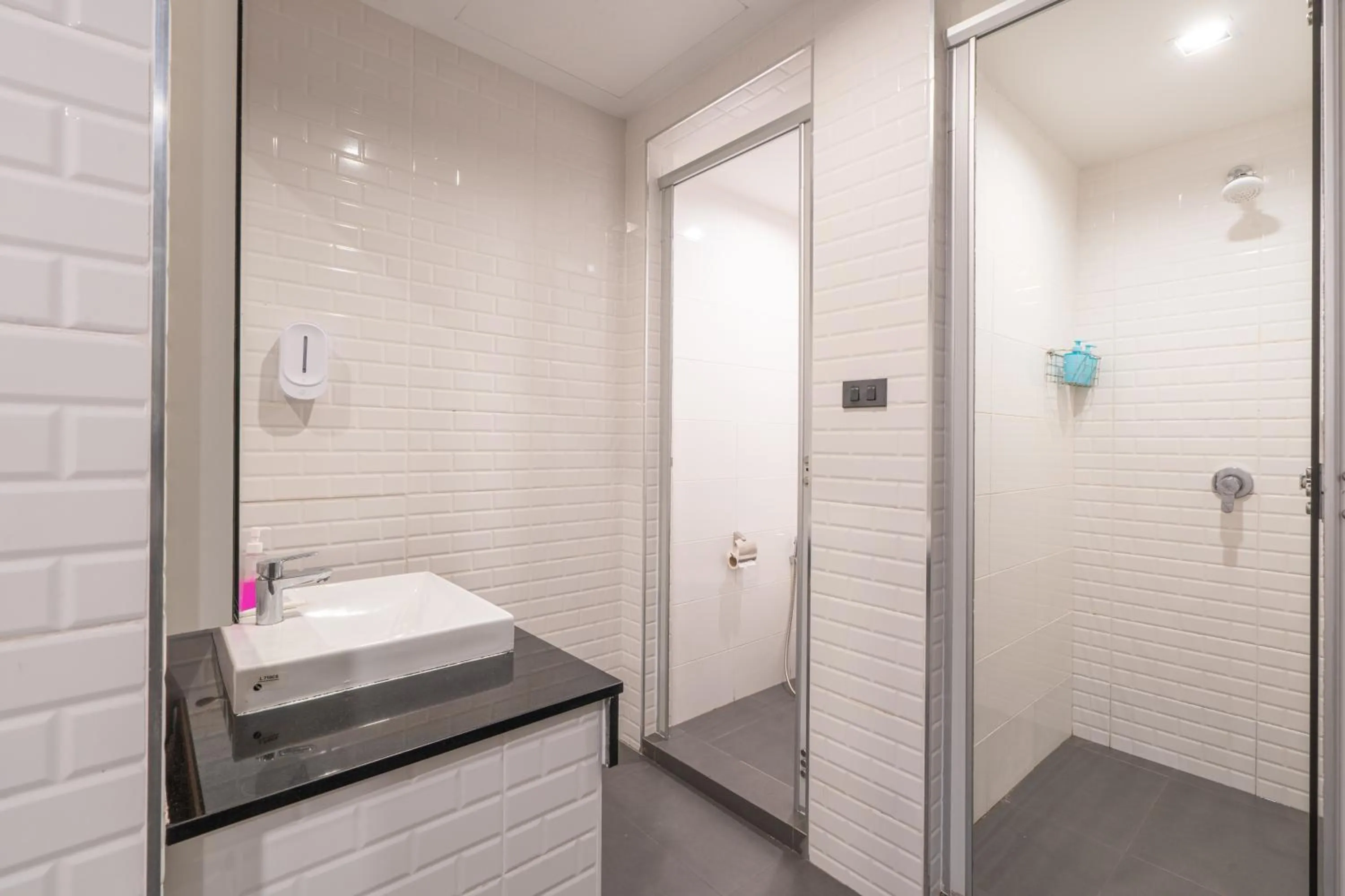 Shower in Patong Poshtel