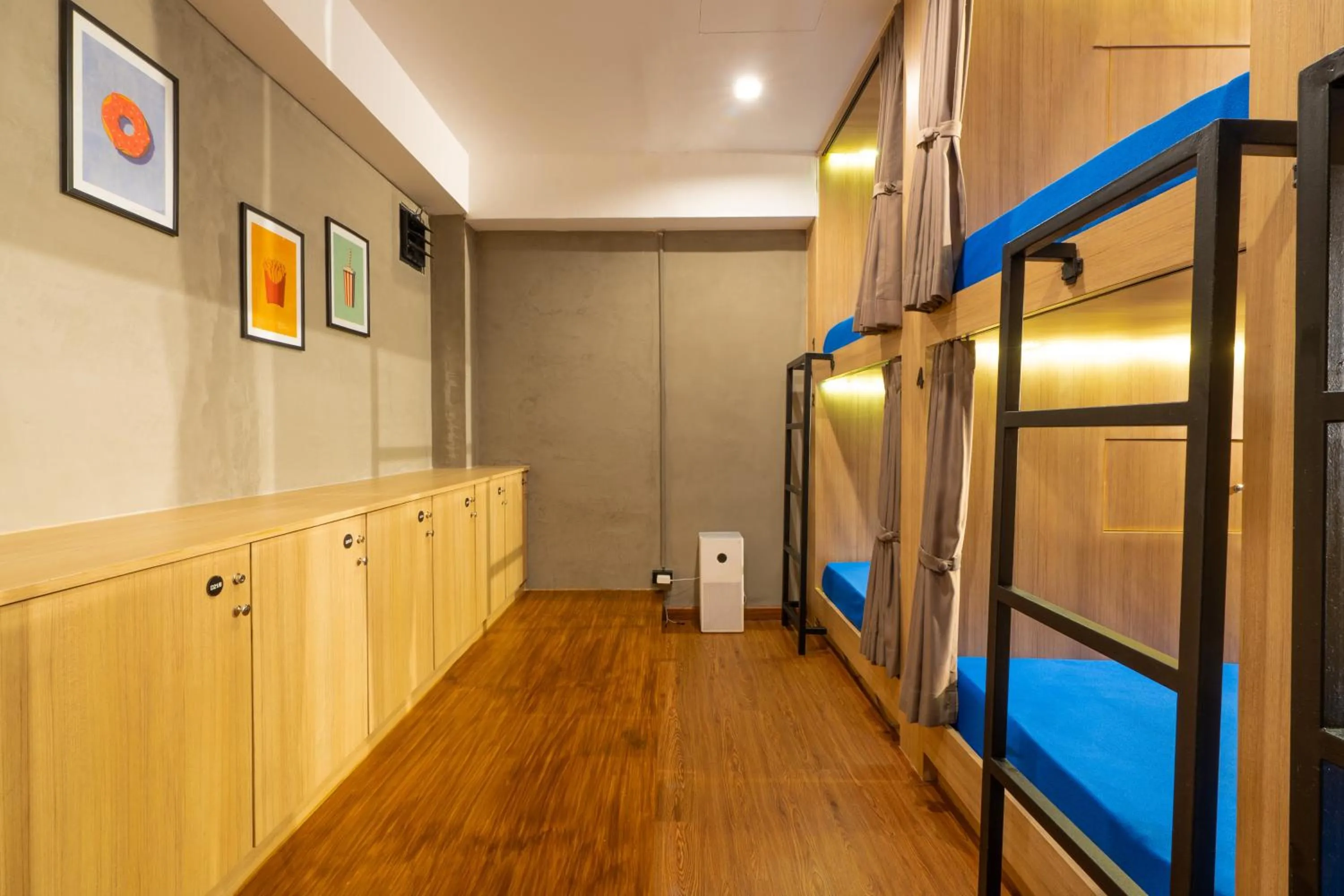 Photo of the whole room, Bed in Patong Poshtel