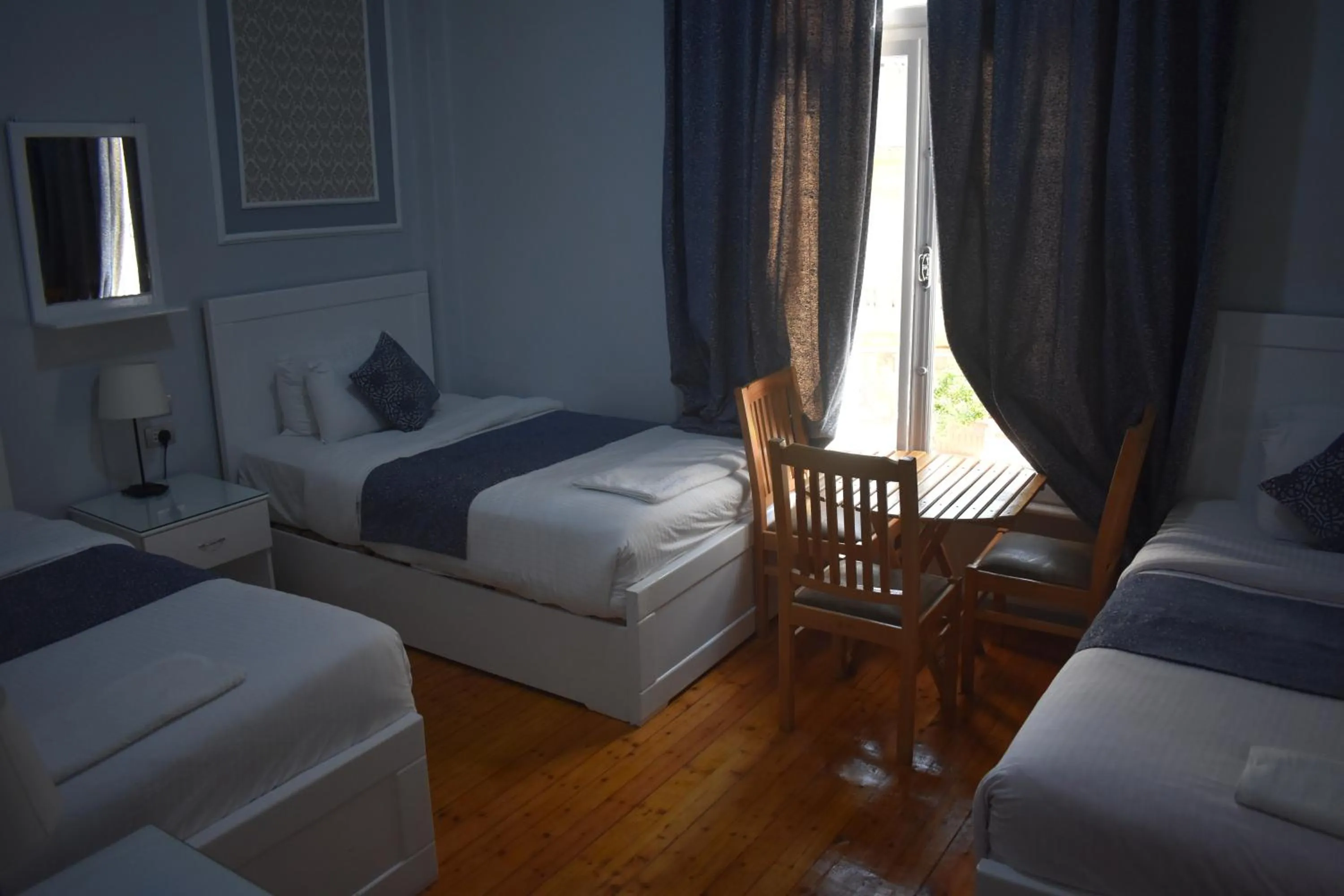 Bed in columbia downtown cairo