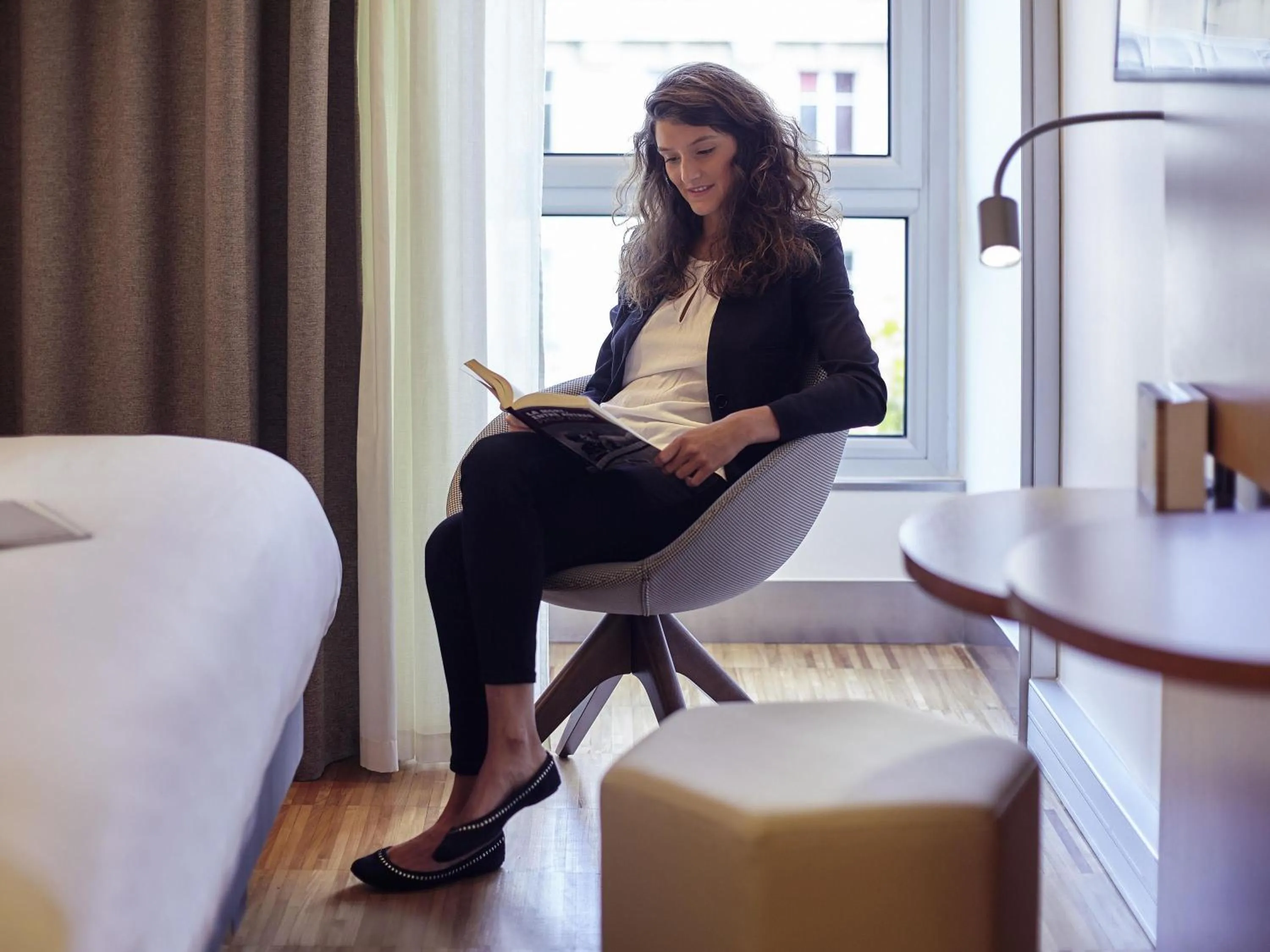 Business facilities, Bed in Mercure Paris Arc de Triomphe Etoile