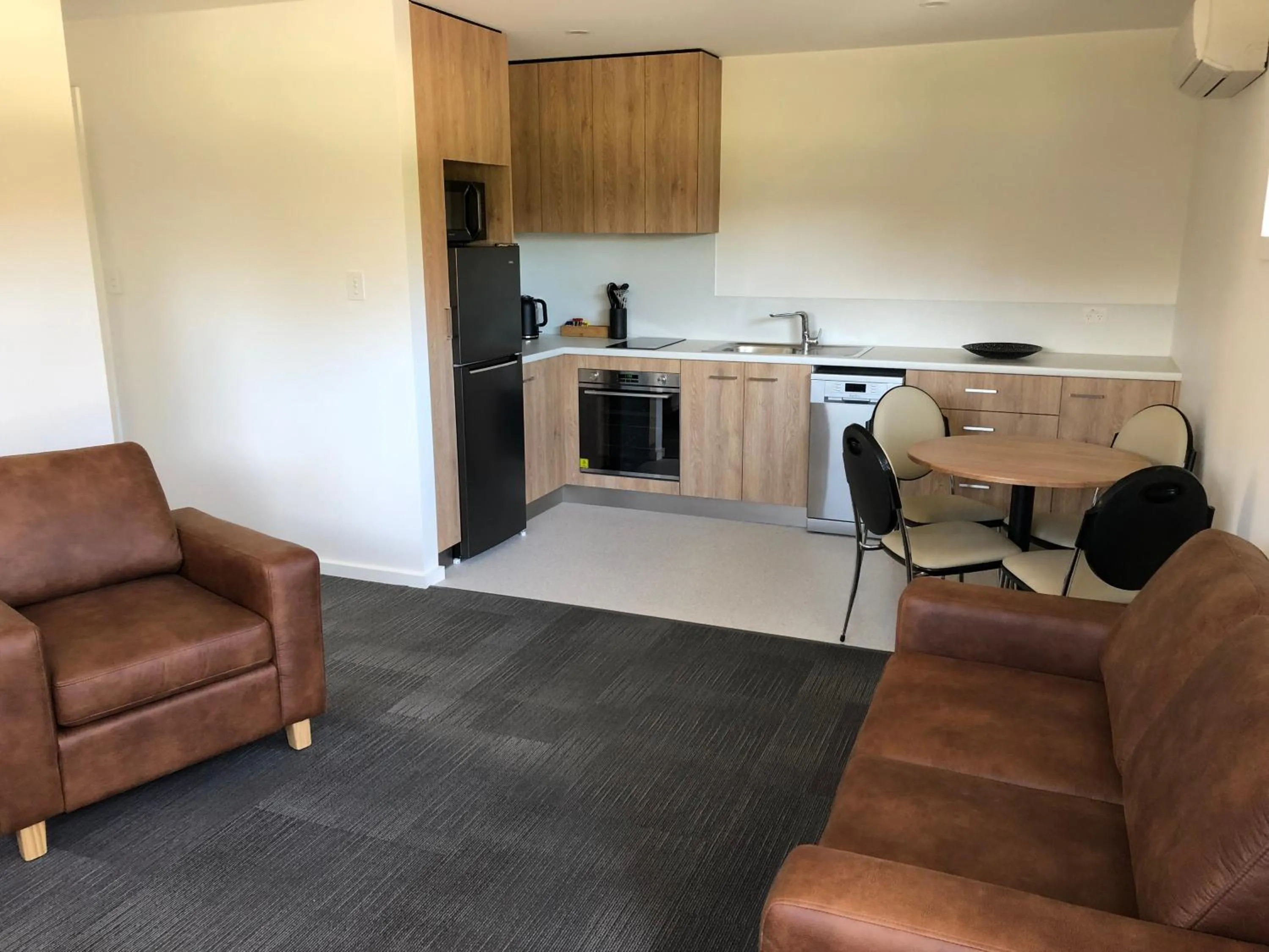 Kitchen or kitchenette in Risdon Brook Hotel