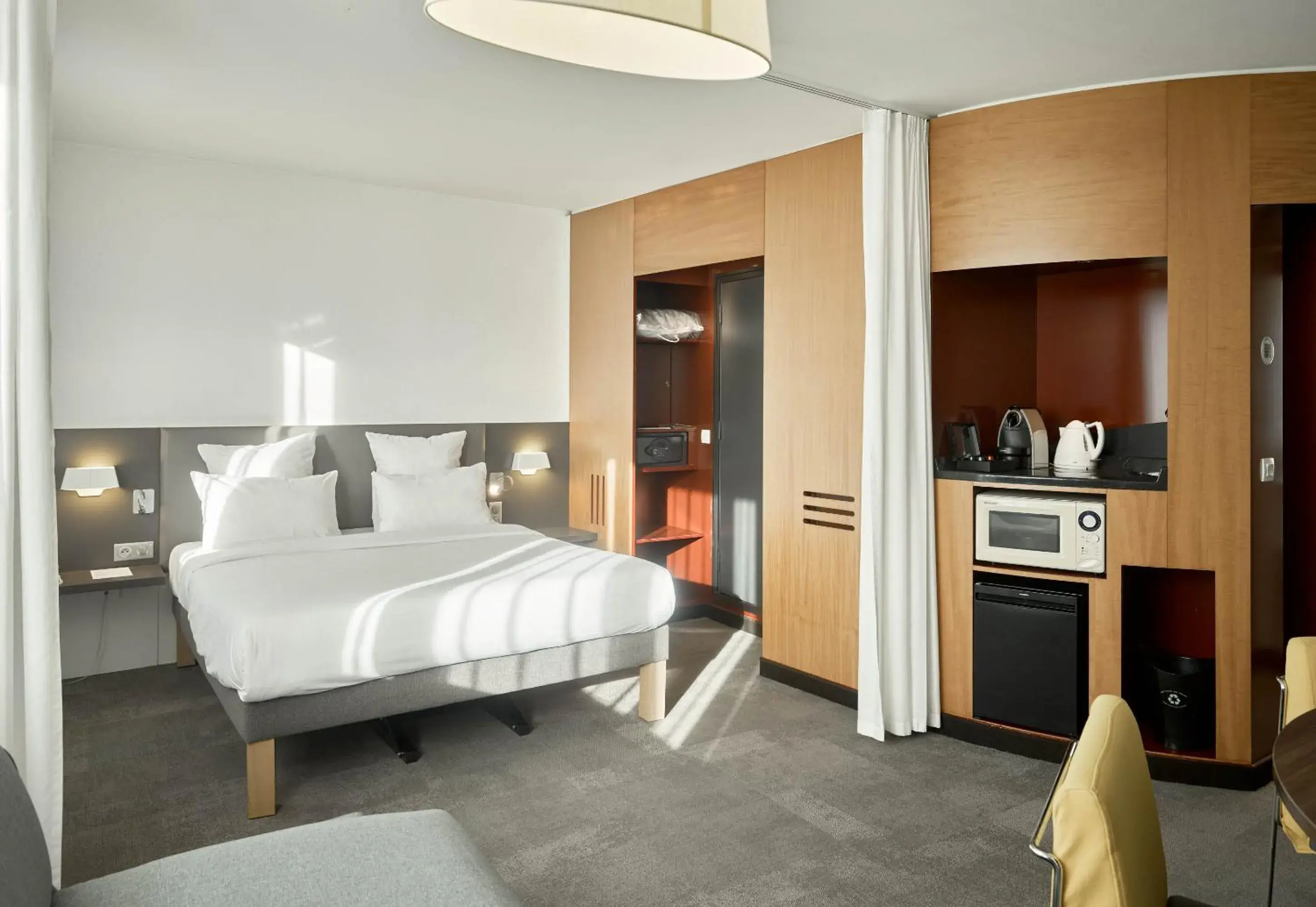 Comfort Triple Room in B&B HOME Paris Nord 18ème Comfort Triple Room in B&B HOME Paris Nord 18ème