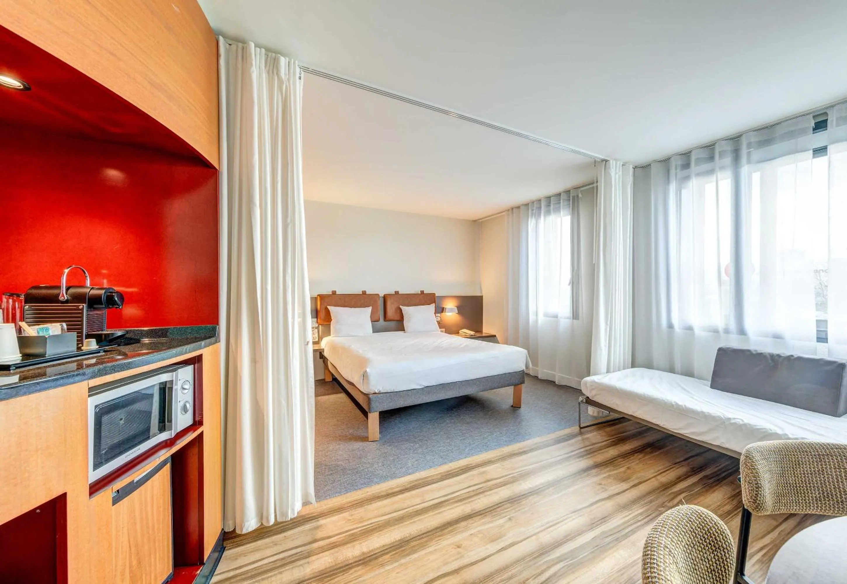 Bed in B&B HOME Paris Nord 18ème