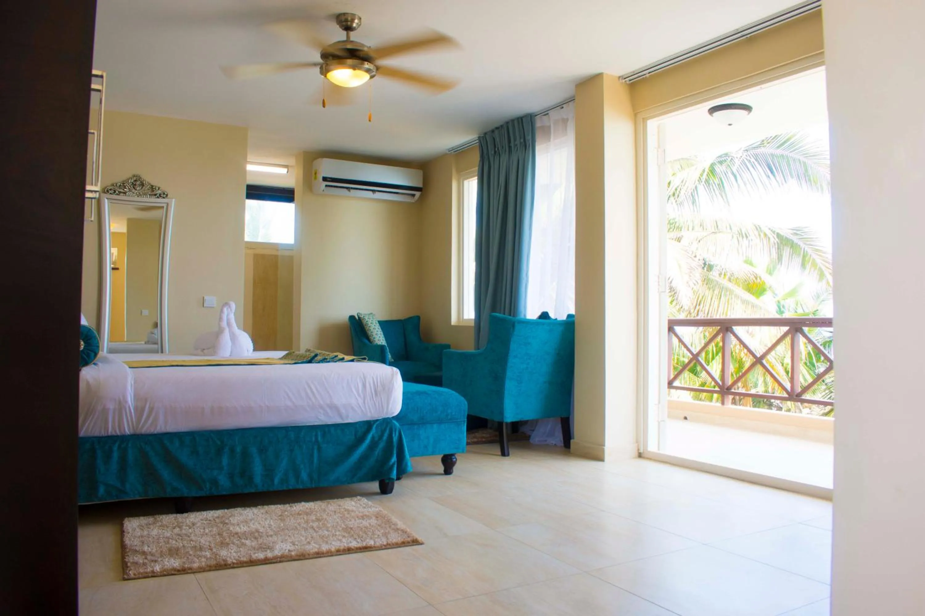 Bed in Best Western Plus Accra Beach Hotel