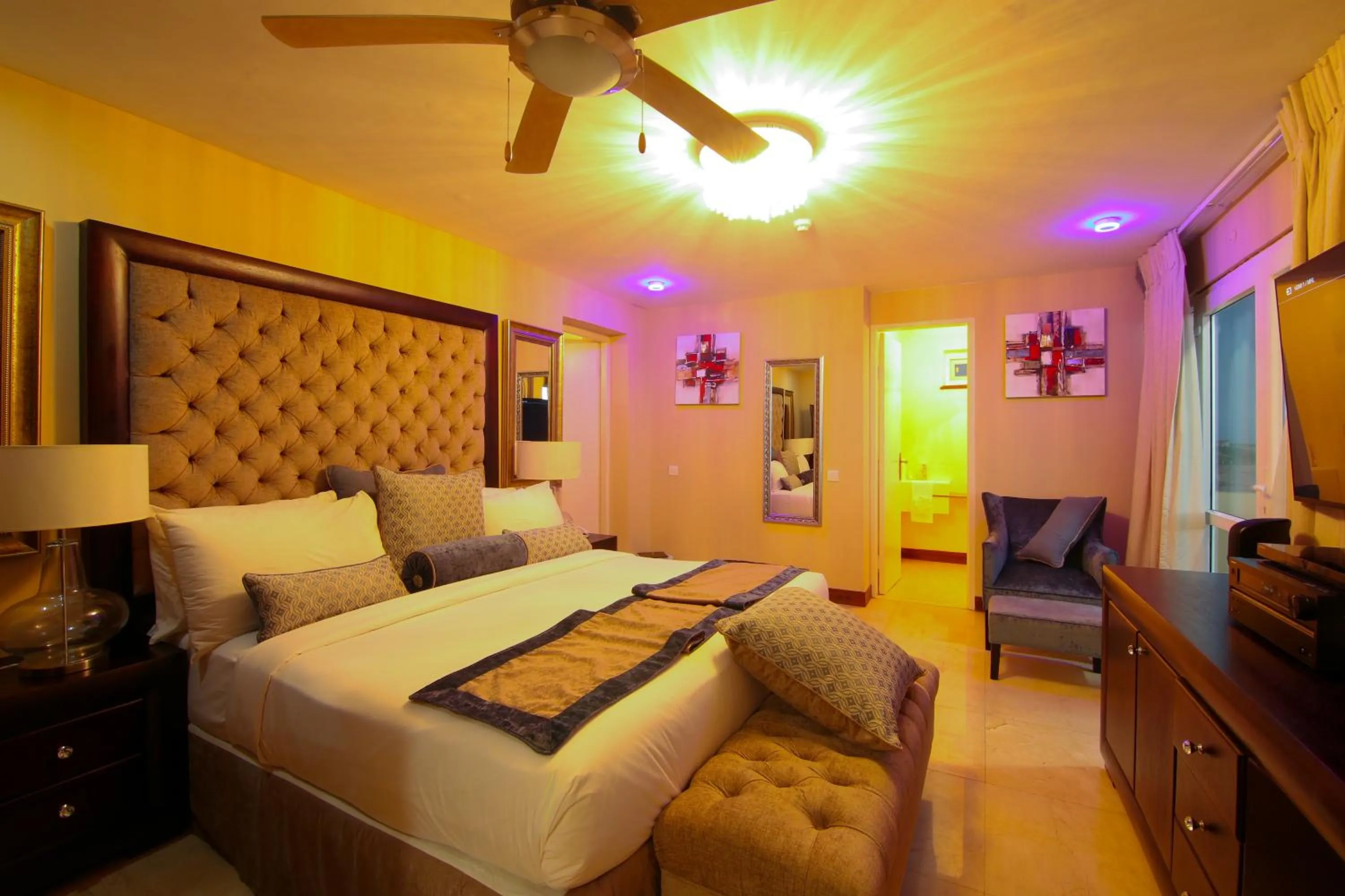 Bed in Best Western Plus Accra Beach Hotel