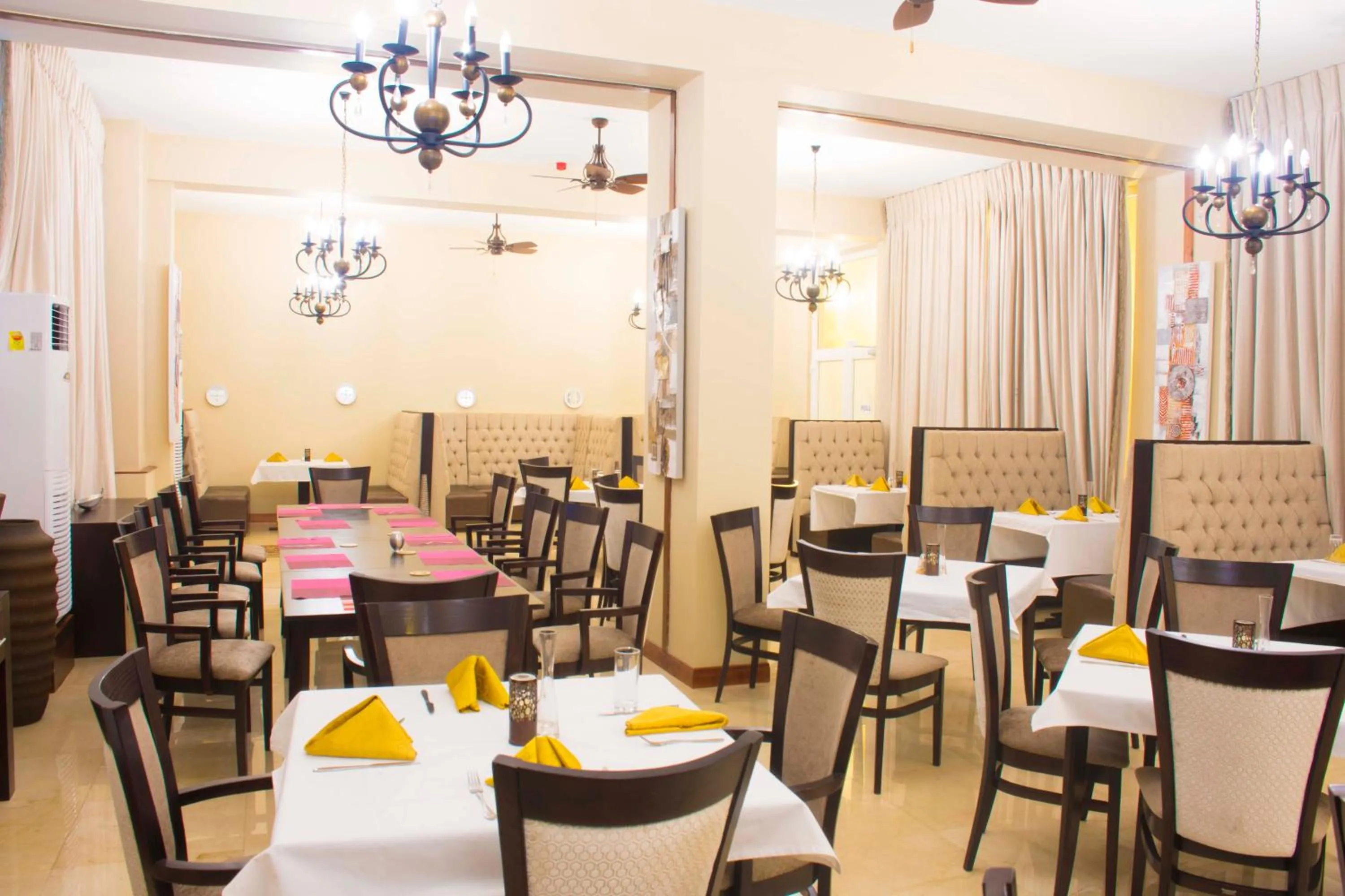 Restaurant/places to eat in Best Western Plus Accra Beach Hotel