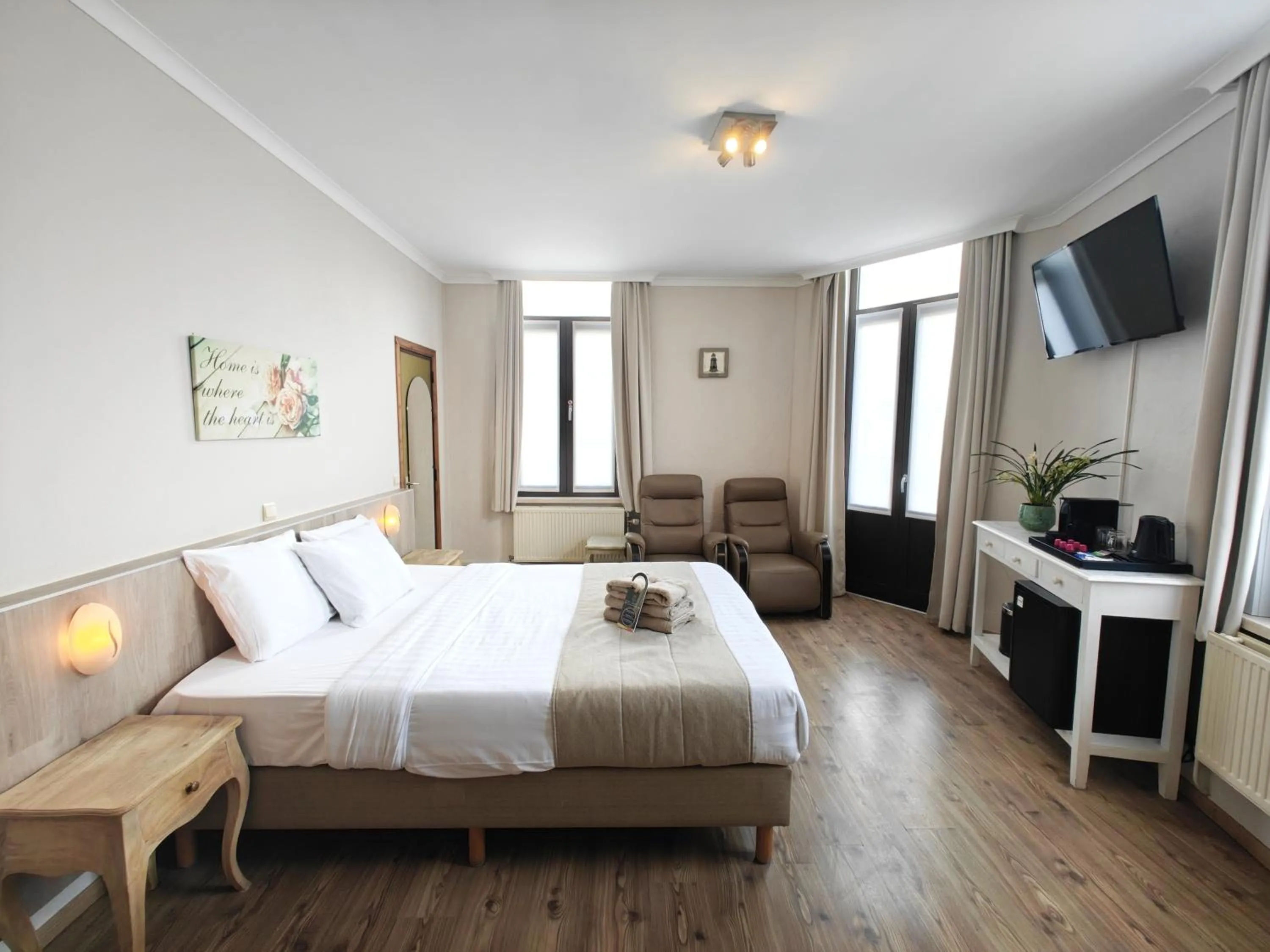 Photo of the whole room, Bed in Hotel Tropicana