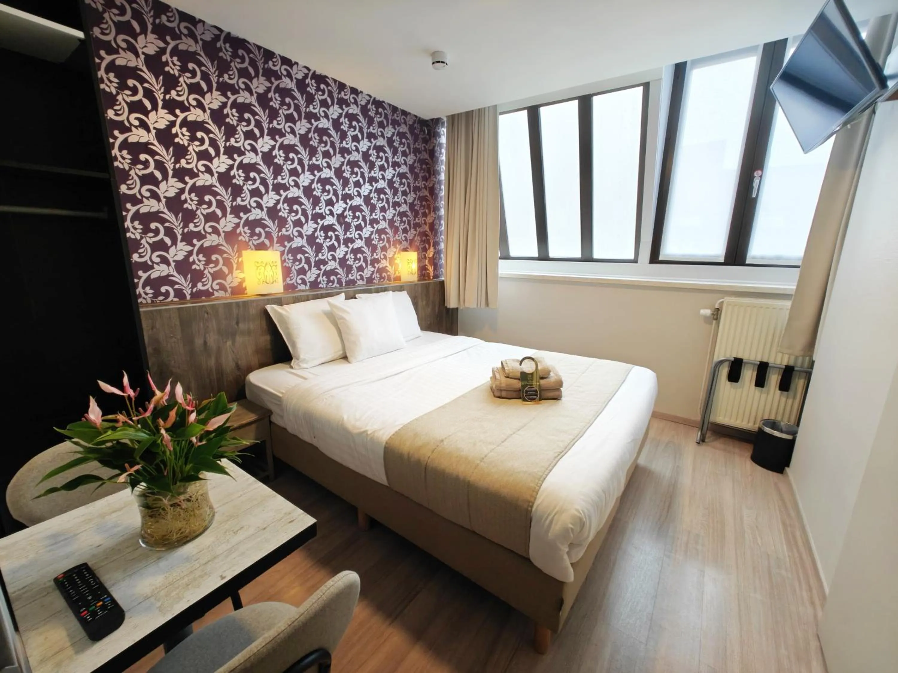 Photo of the whole room, Bed in Hotel Tropicana