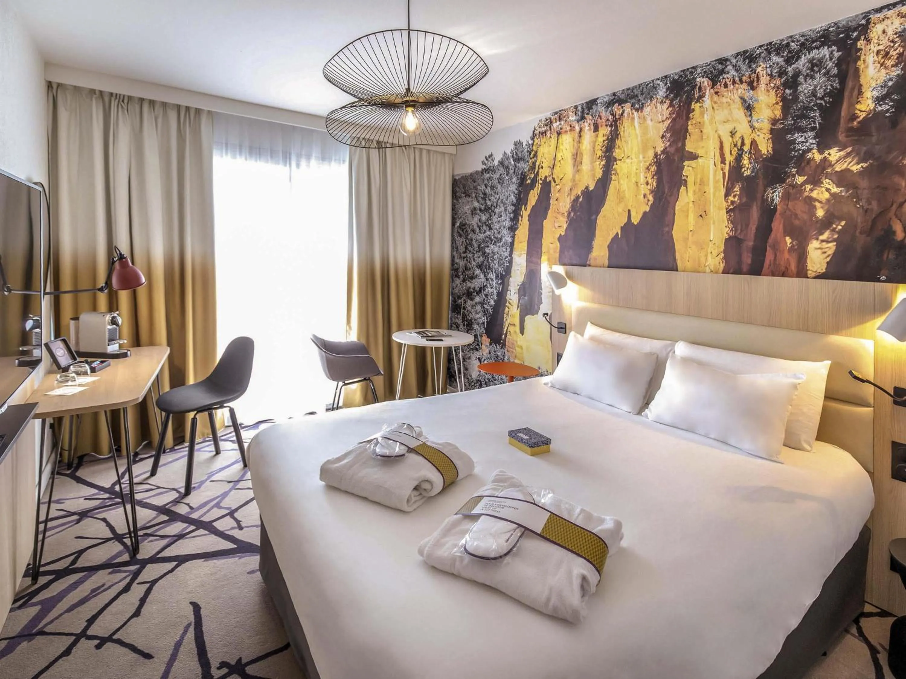 Bedroom, Bed in Mercure Cavaillon