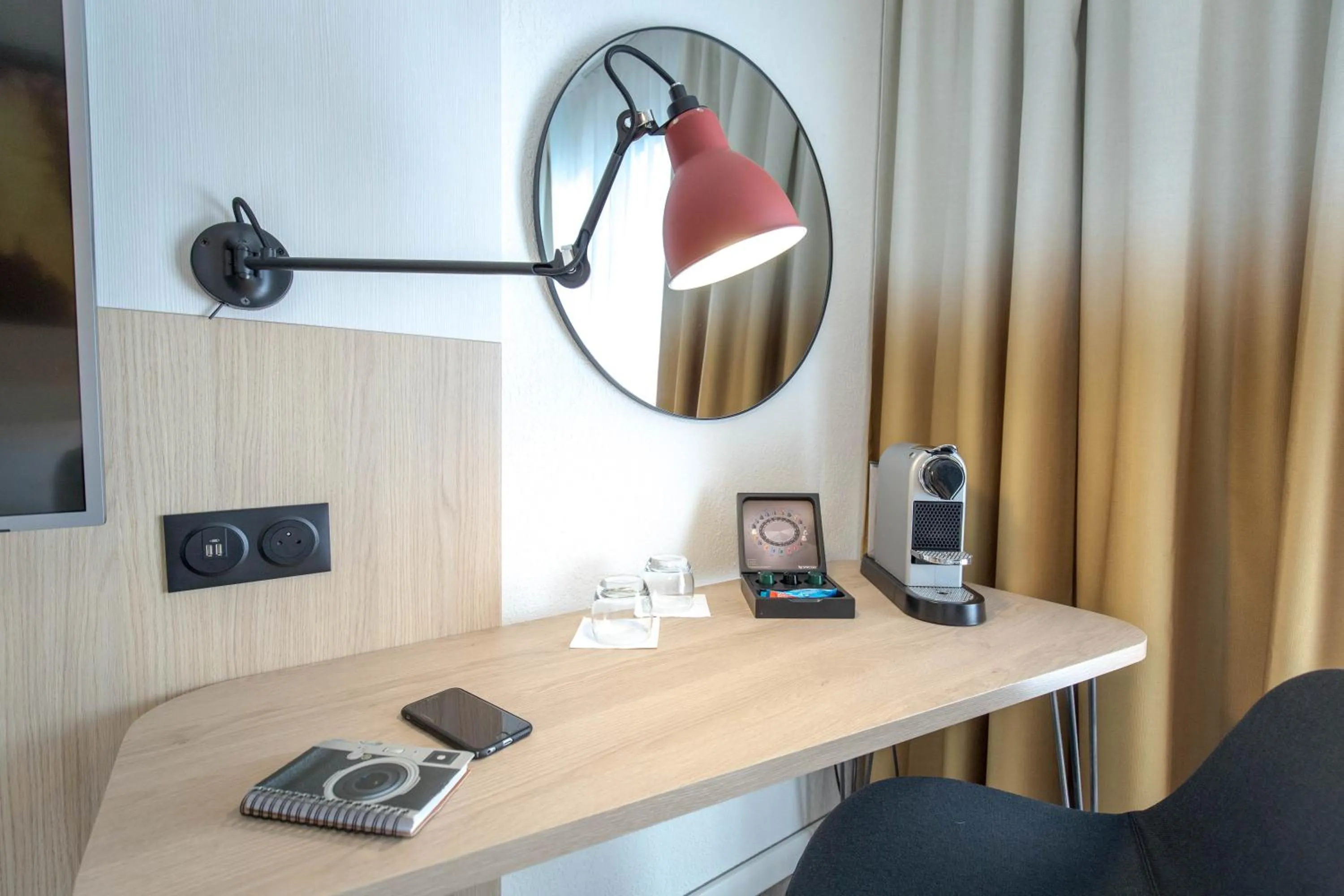 Bedroom in Mercure Cavaillon