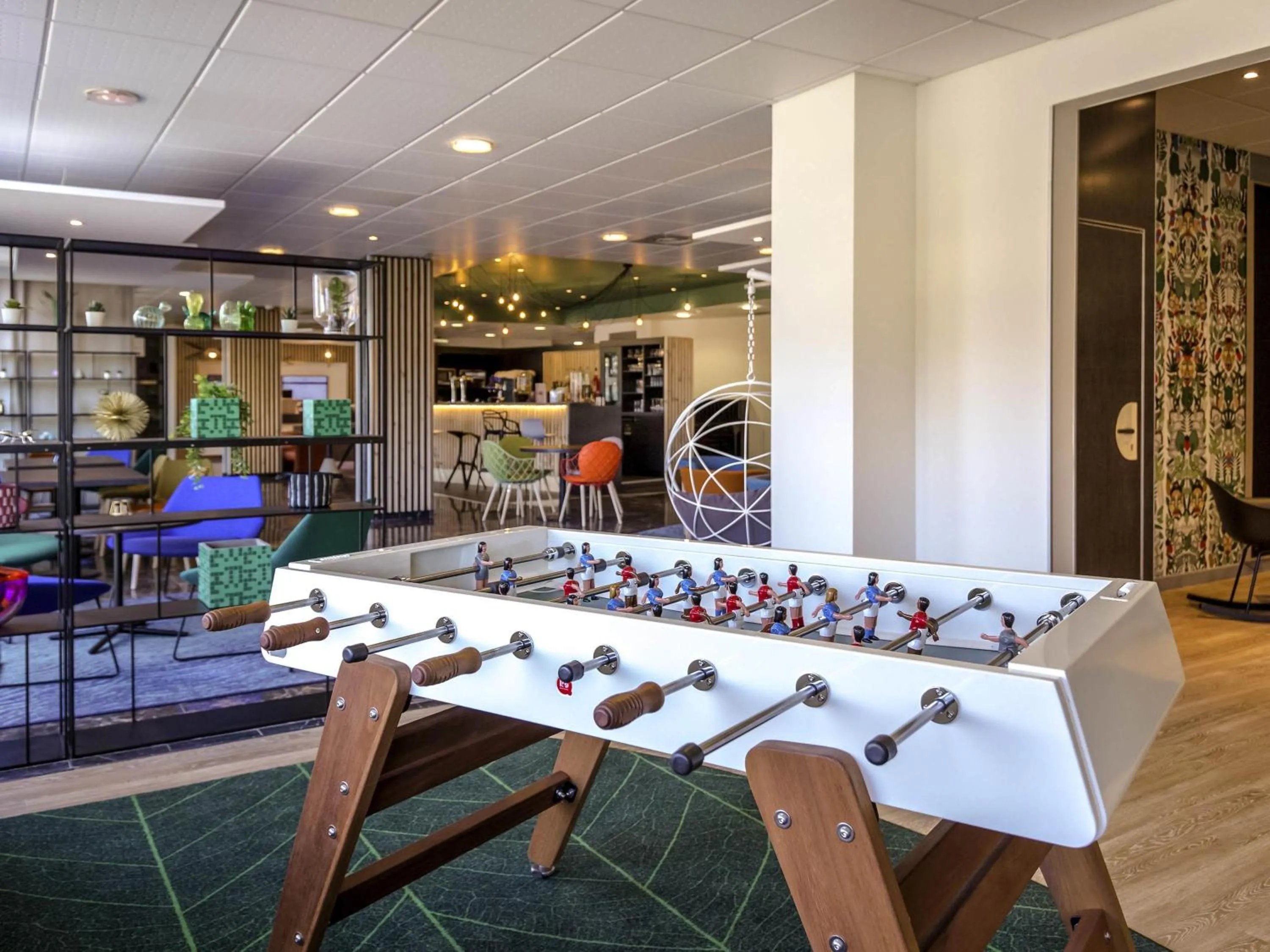 Lounge or bar in Mercure Cavaillon