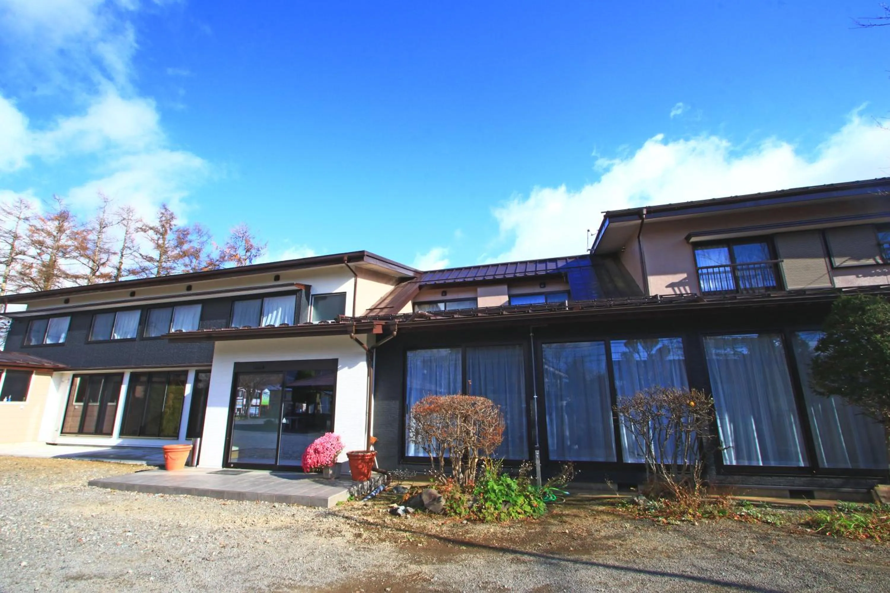 Property building in Hanamizuki