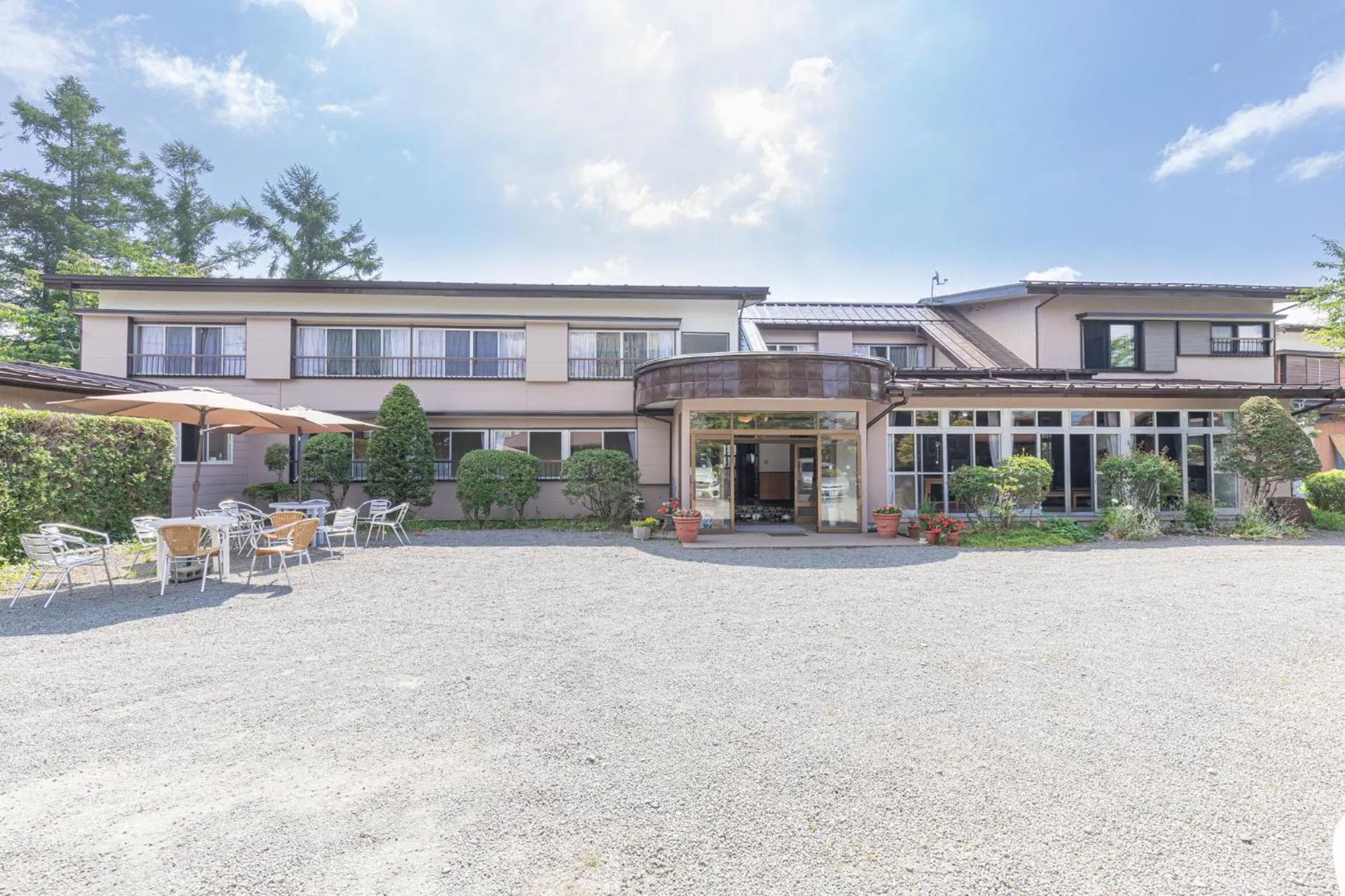 Property building in Hanamizuki