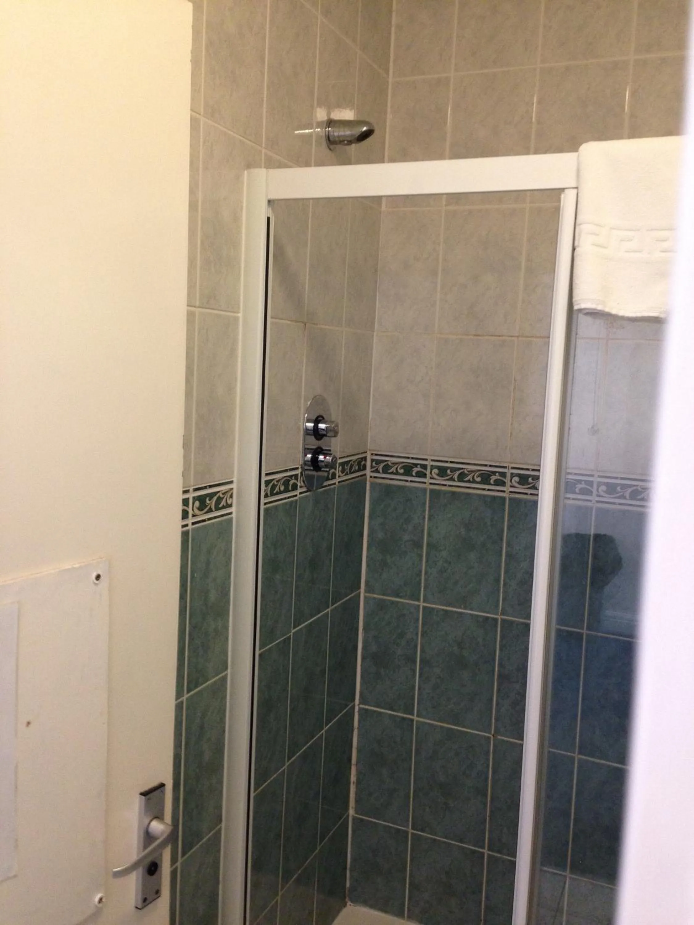 Shower, Bathroom in Berties Lodge