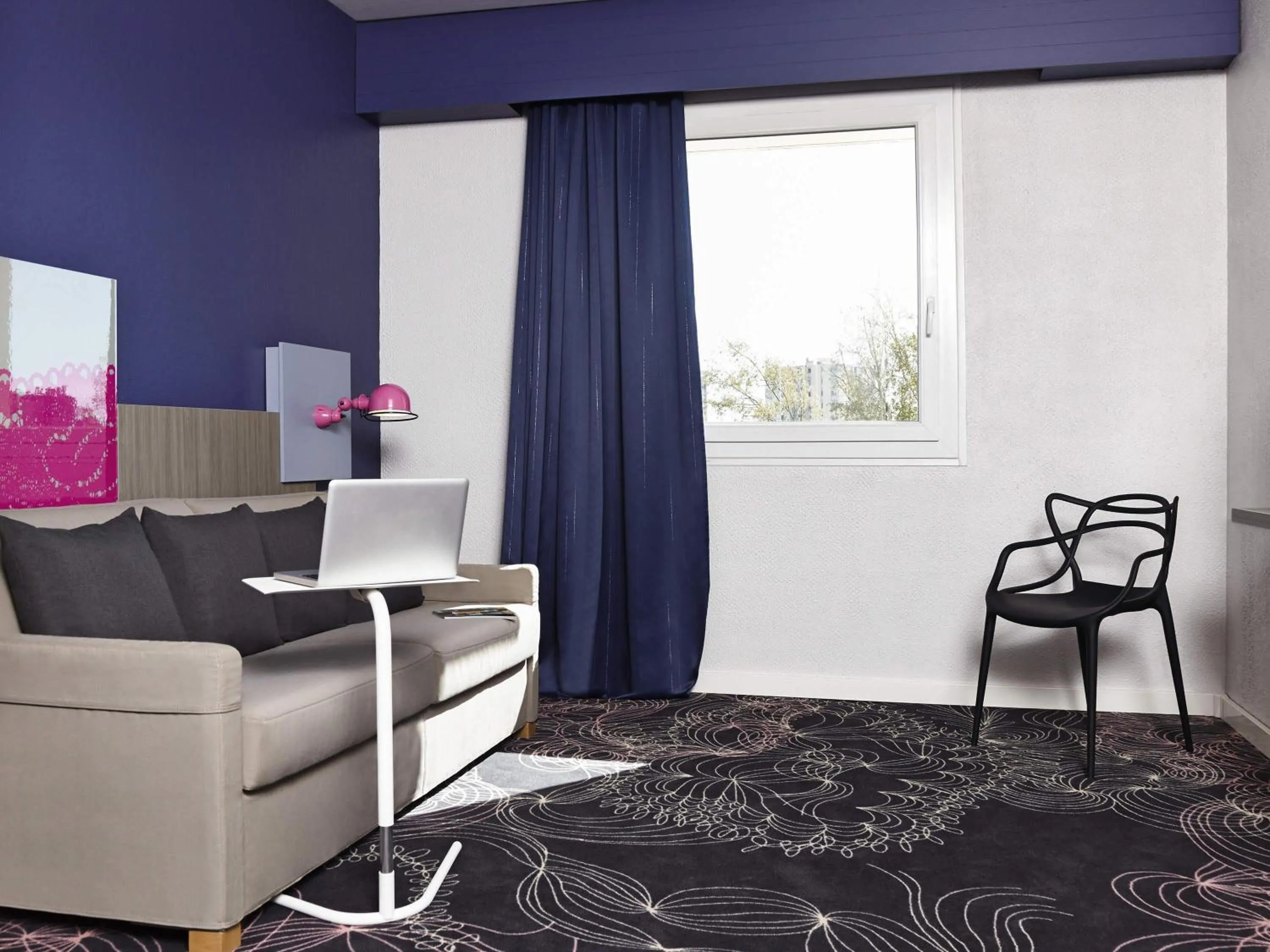 Property building in ibis Styles Arles Palais des Congrès