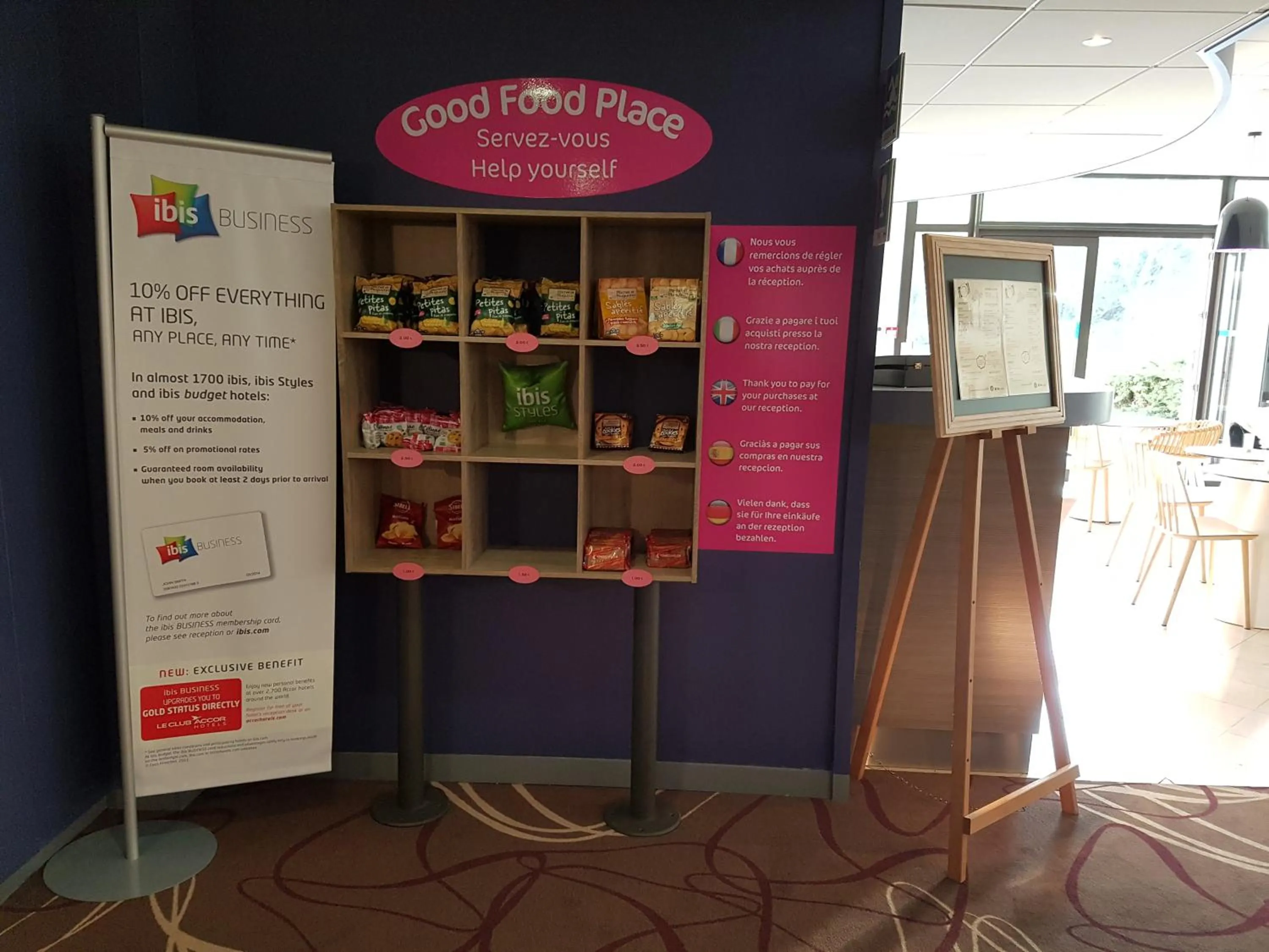 Lobby or reception in ibis Styles Arles Palais des Congrès