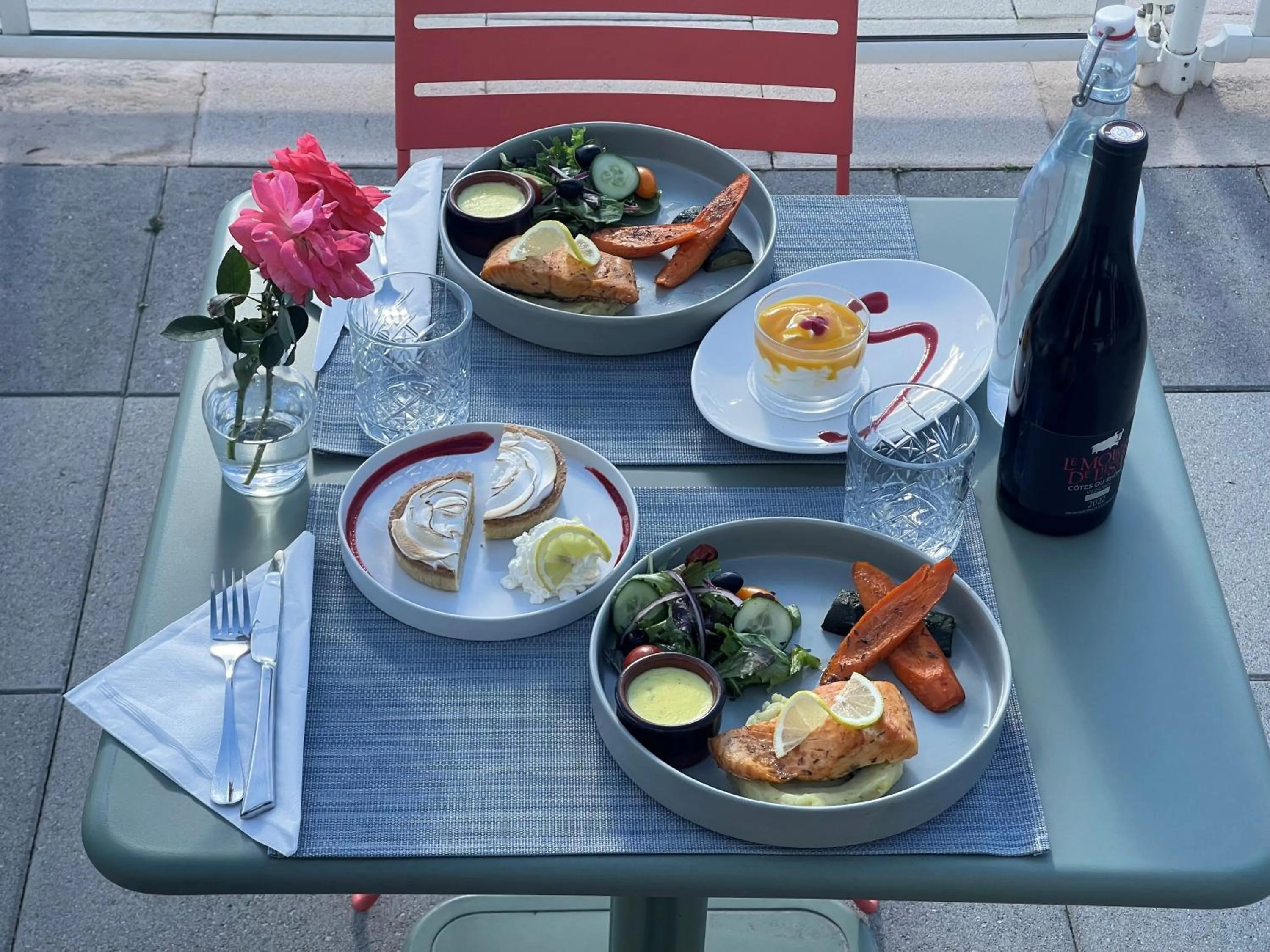 Restaurant/places to eat in ibis Styles Arles Palais des Congrès