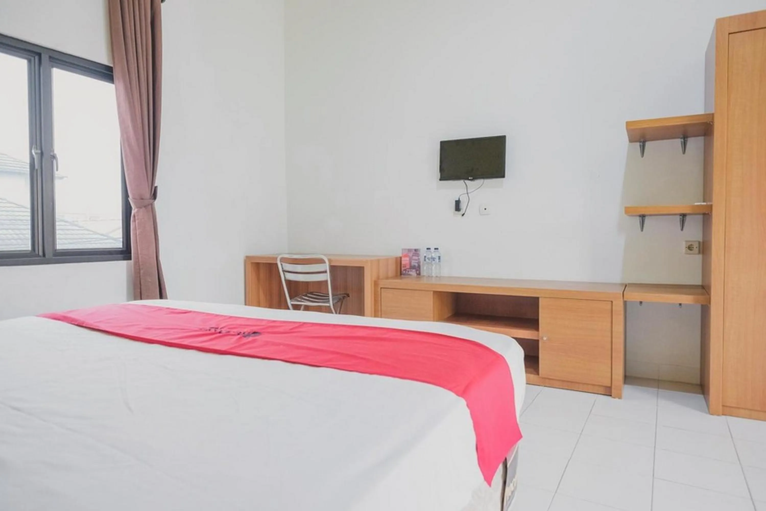 Bed in RedDoorz Syariah @ Pasir Putih Jambi