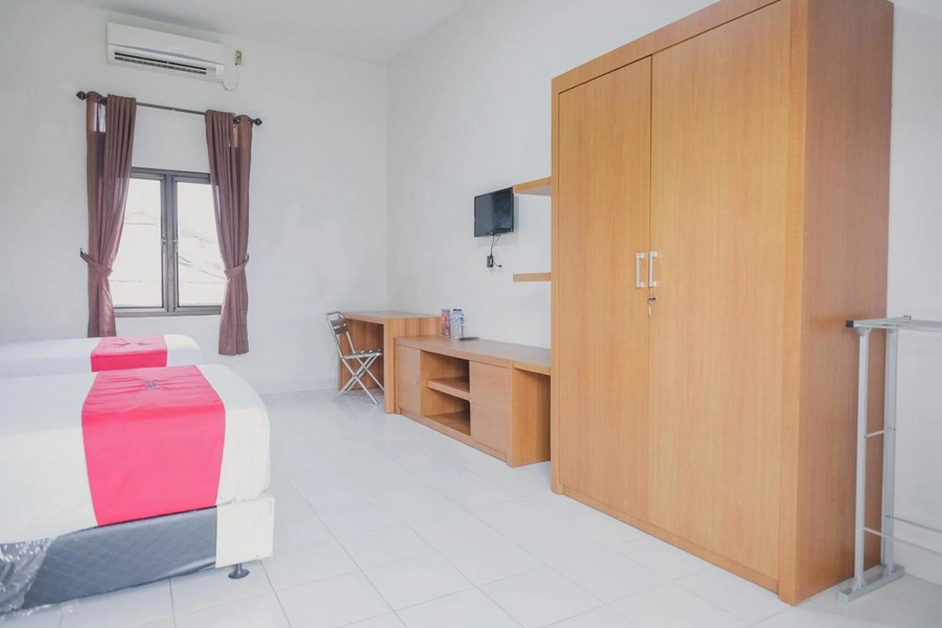 Bed in RedDoorz Syariah @ Pasir Putih Jambi