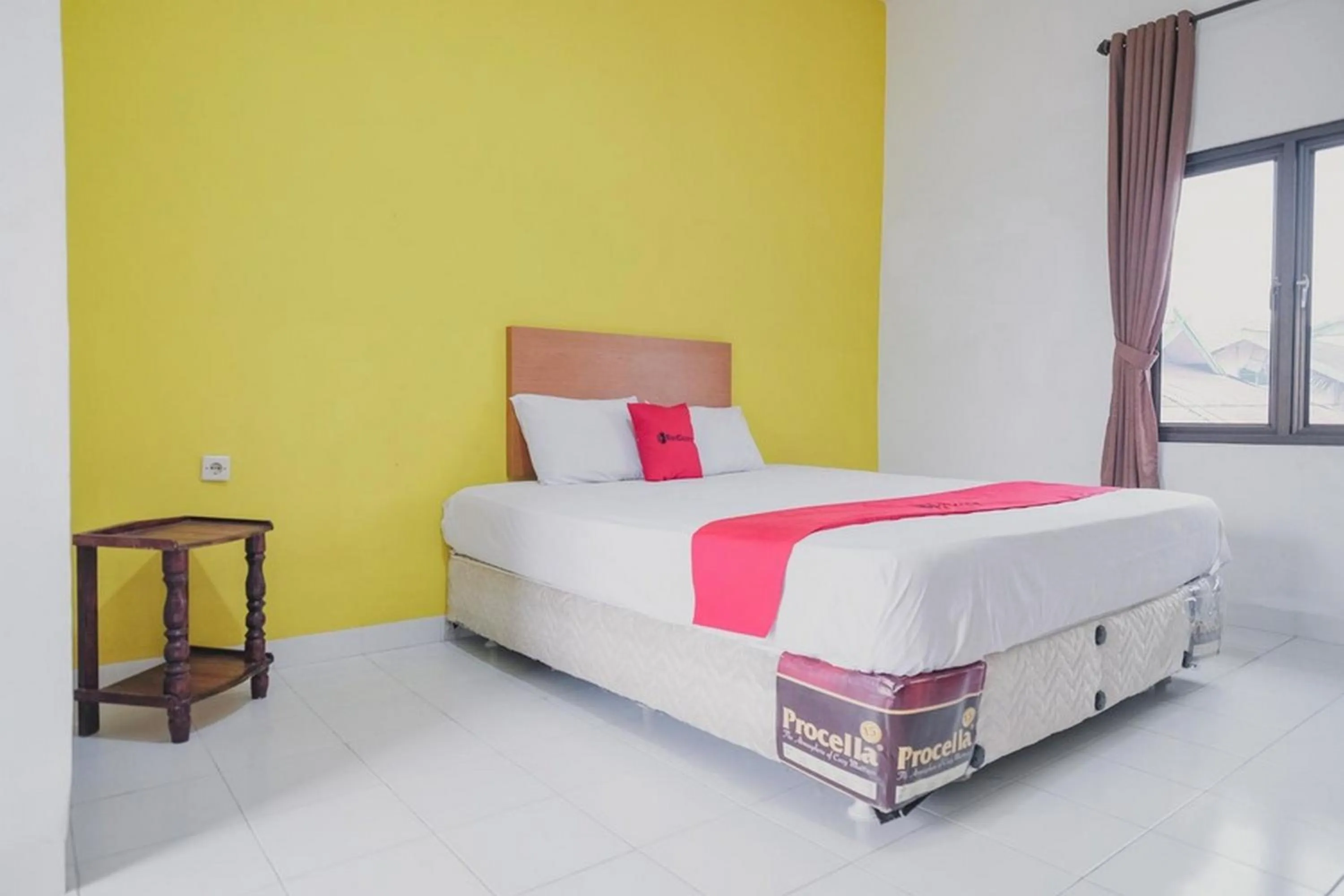 Bed in RedDoorz Syariah @ Pasir Putih Jambi