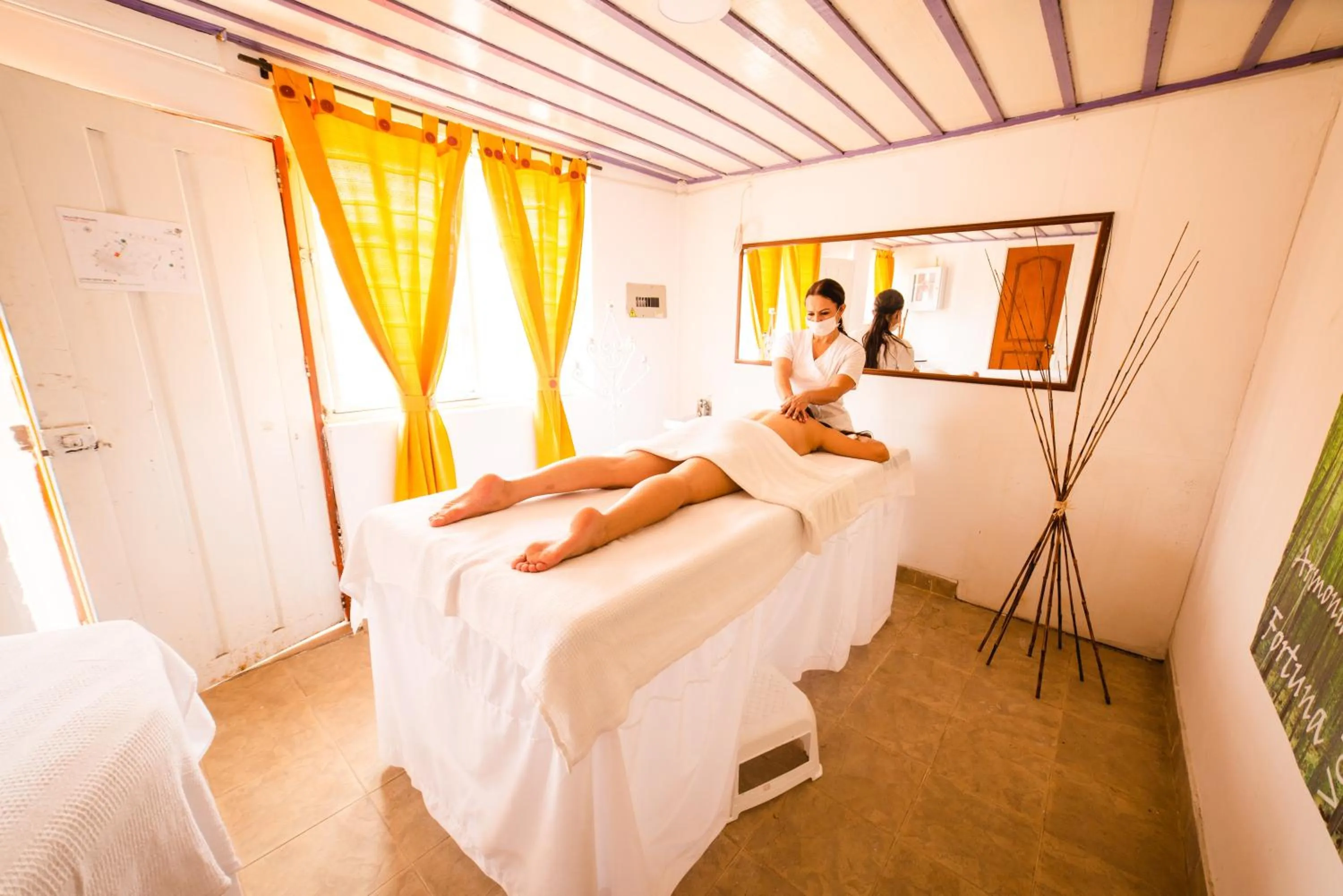 Spa and wellness centre/facilities in Eco Hotel las Palmas